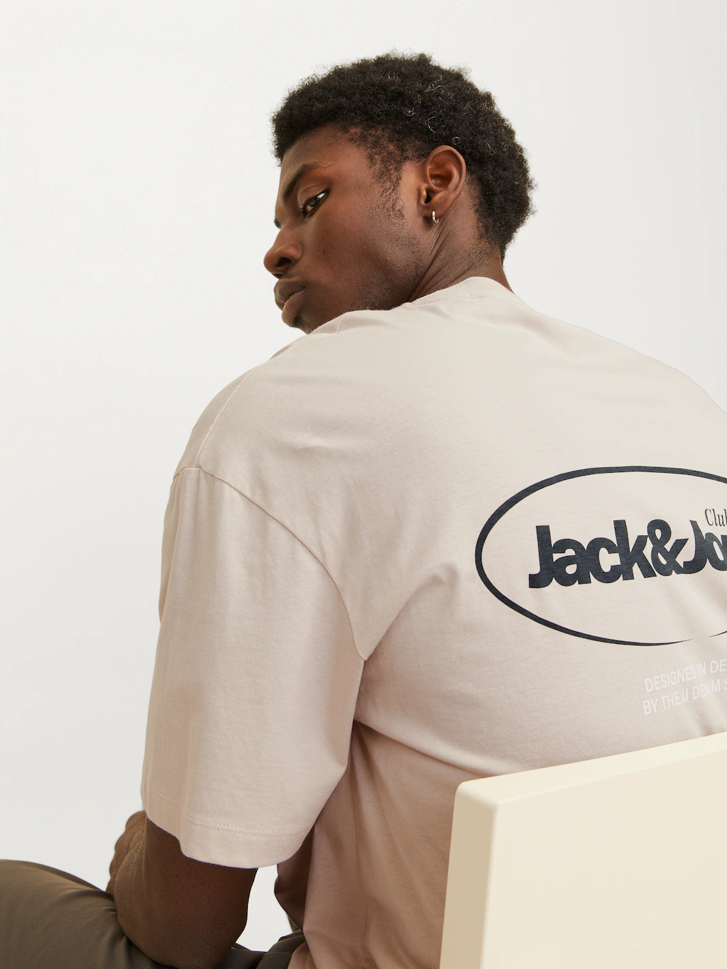 Jack & Jones Rundhalsshirt JJEBRADLEY GRAPHIC TEE SS O-NECK NOOS mit Front günstig online kaufen