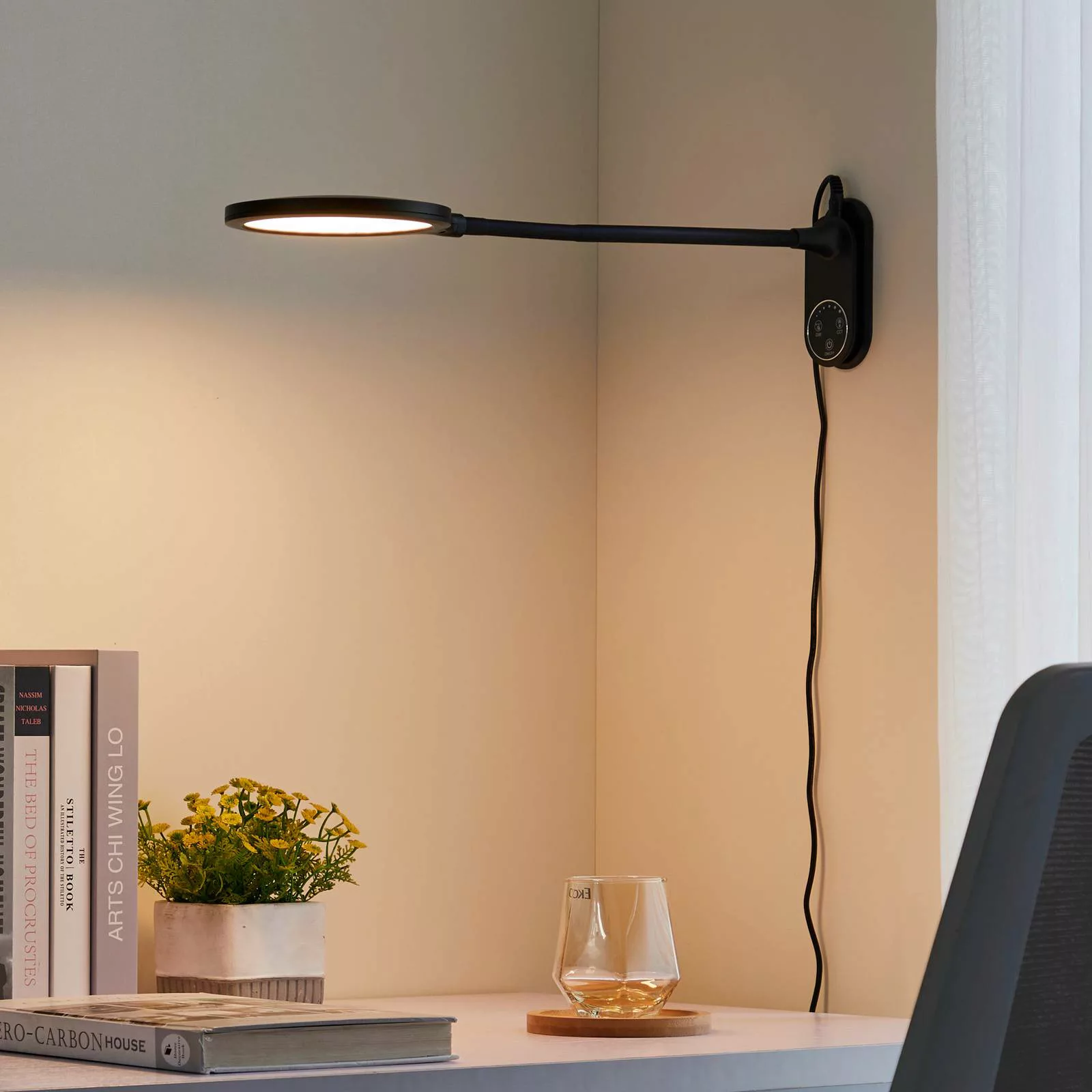 Lindby LED-Tischleuchte Valtaria, schwarz, CCT, dimmbar günstig online kaufen