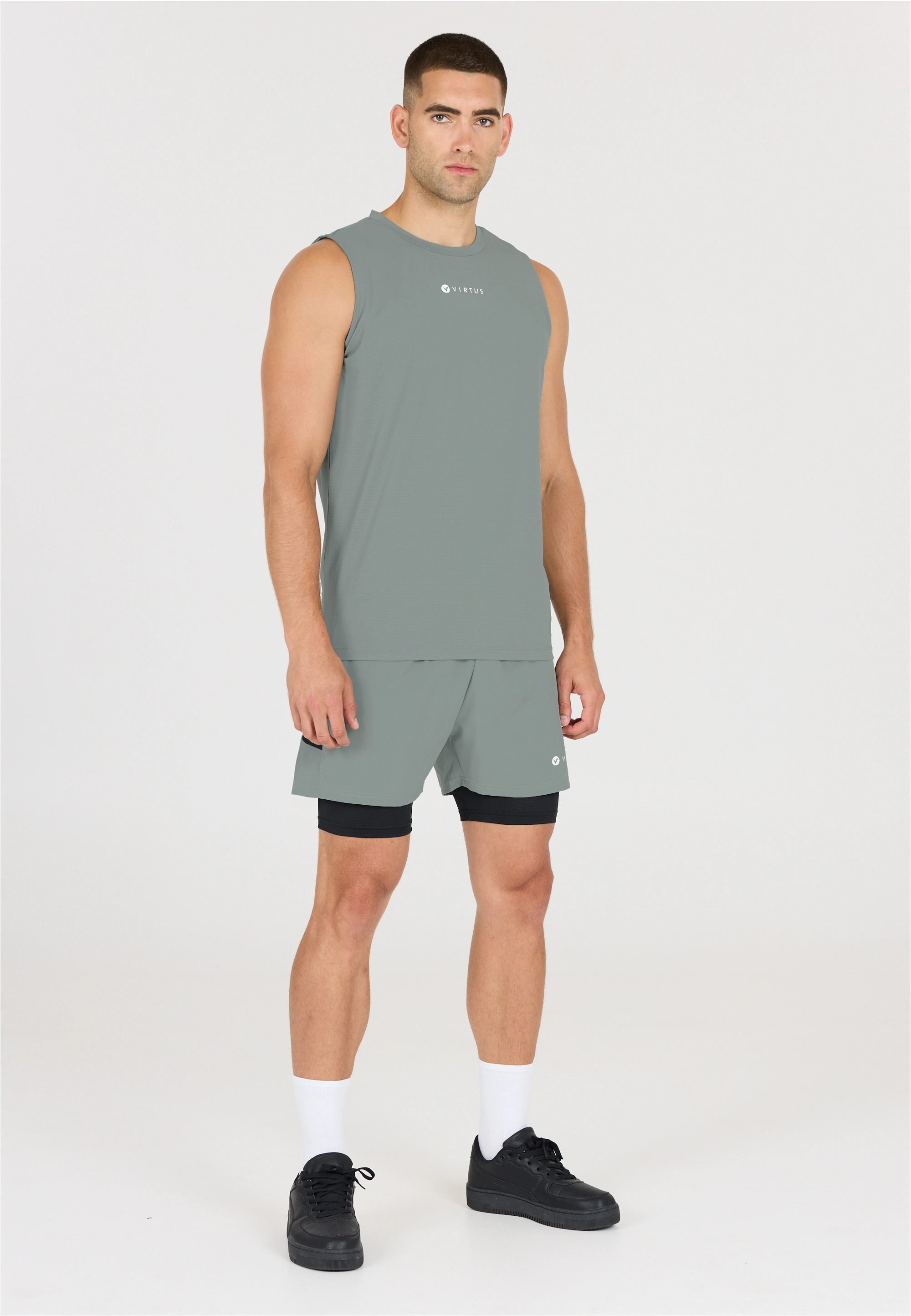 Virtus Shorts "Dylan", aus atmungsaktivem 4-Wege-Stretch günstig online kaufen