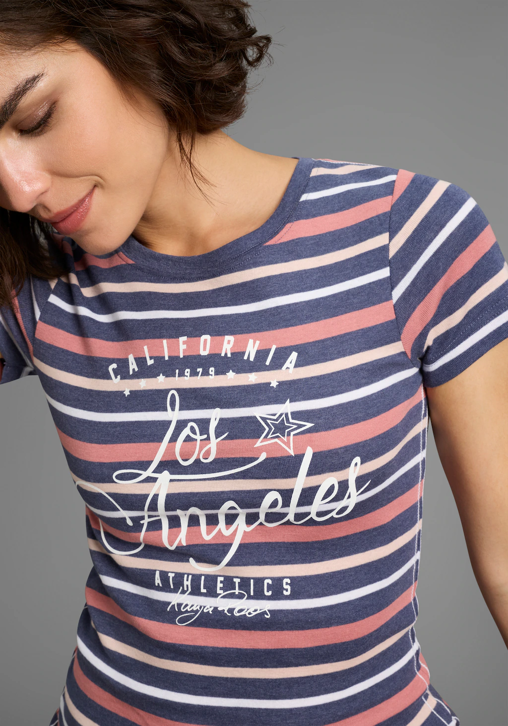 KangaROOS T-Shirt, kurzärmelig, sehr figurbetont, aus Baumwolle und Polyest günstig online kaufen