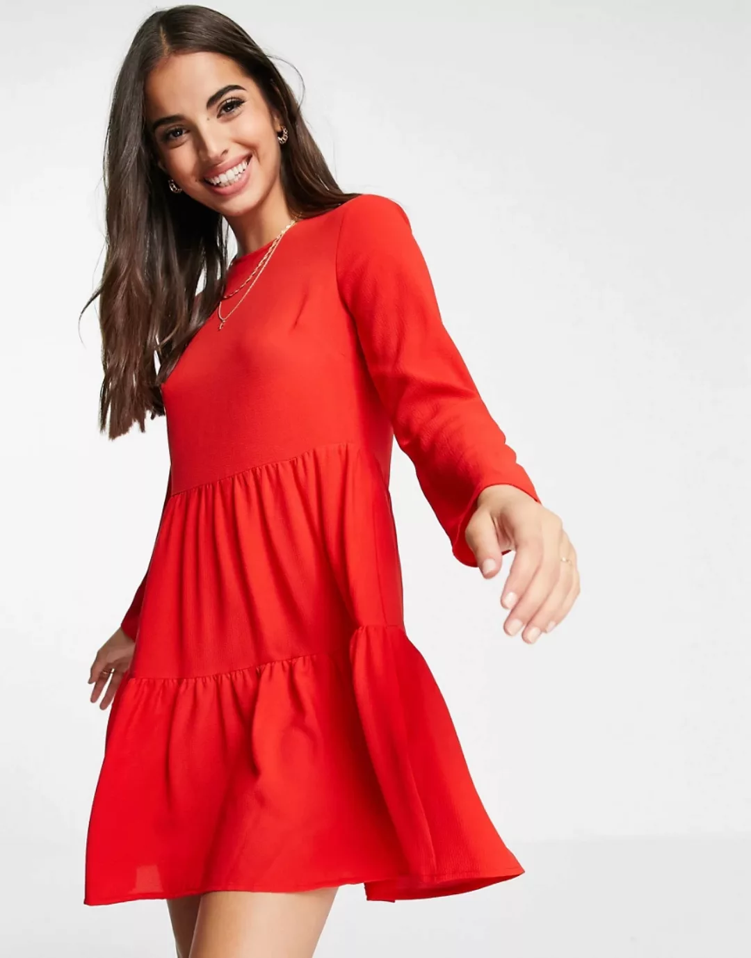 ASOS DESIGN – Langärmliges, gestuftes Minikleid in Rot günstig online kaufen