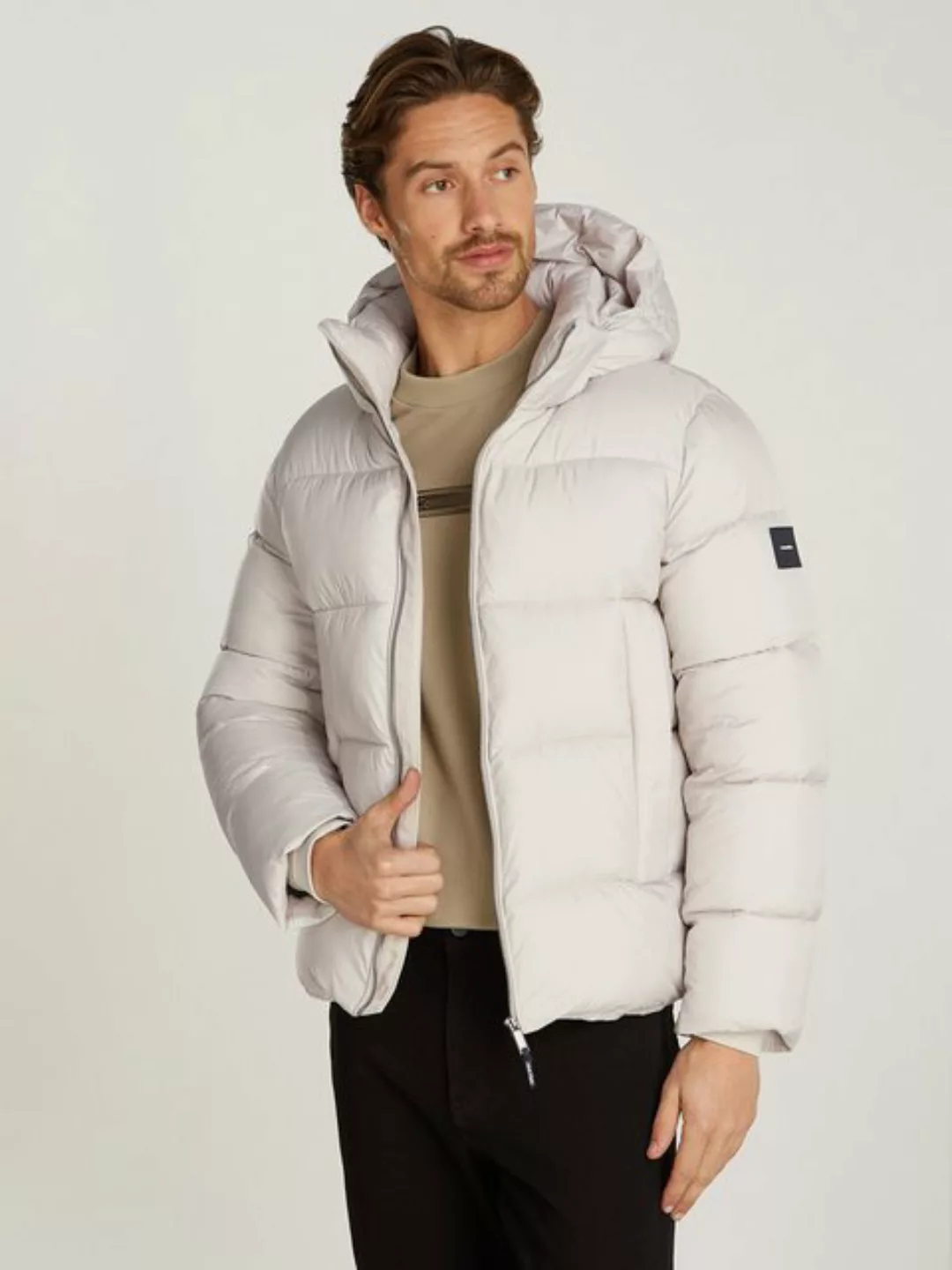 Calvin Klein Outdoorjacke "HOODED QUILT PUFFER MW", mit Kapuze, mit Logopat günstig online kaufen