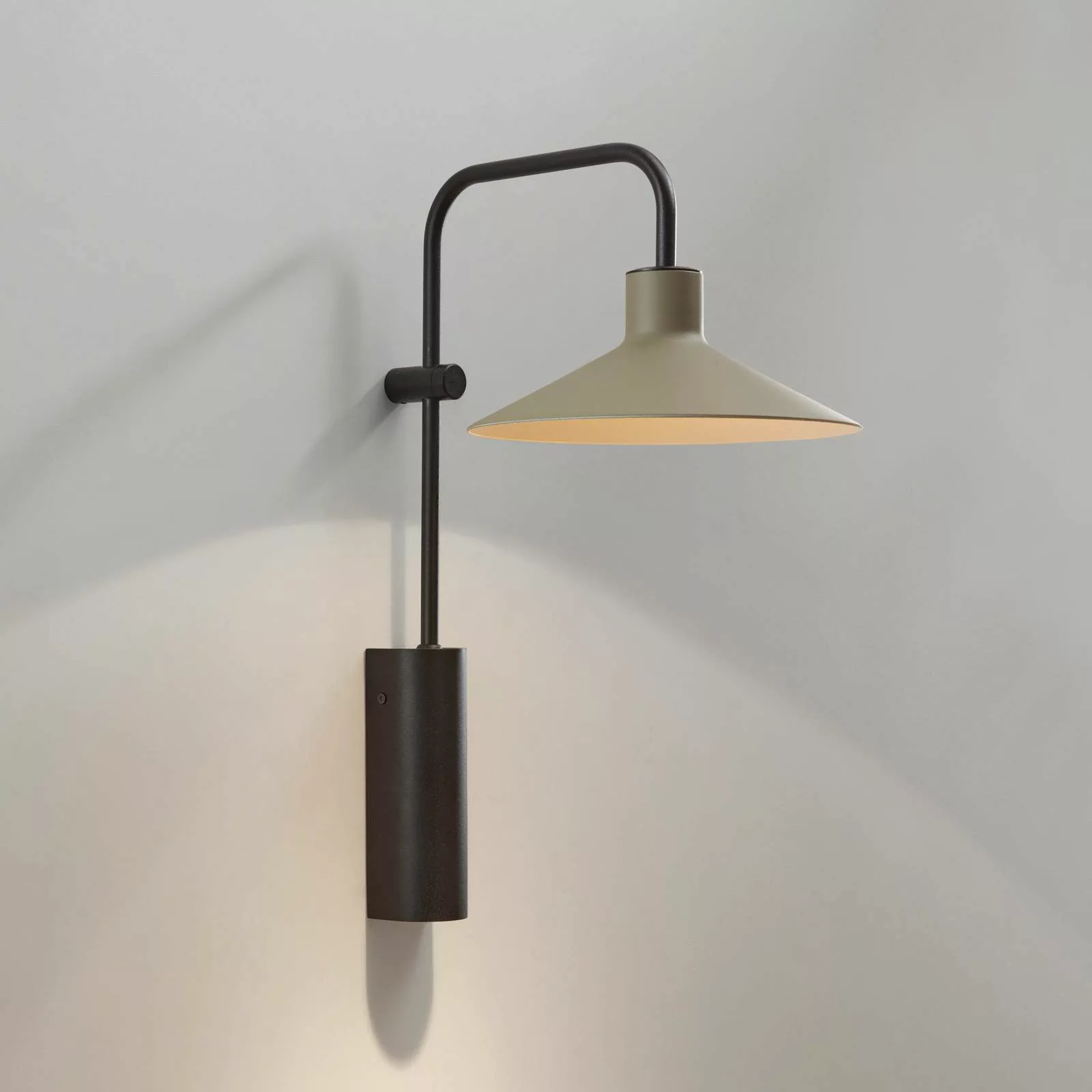 Bover Platet A02 Wandlampe E14 mit Schalter, oliv günstig online kaufen