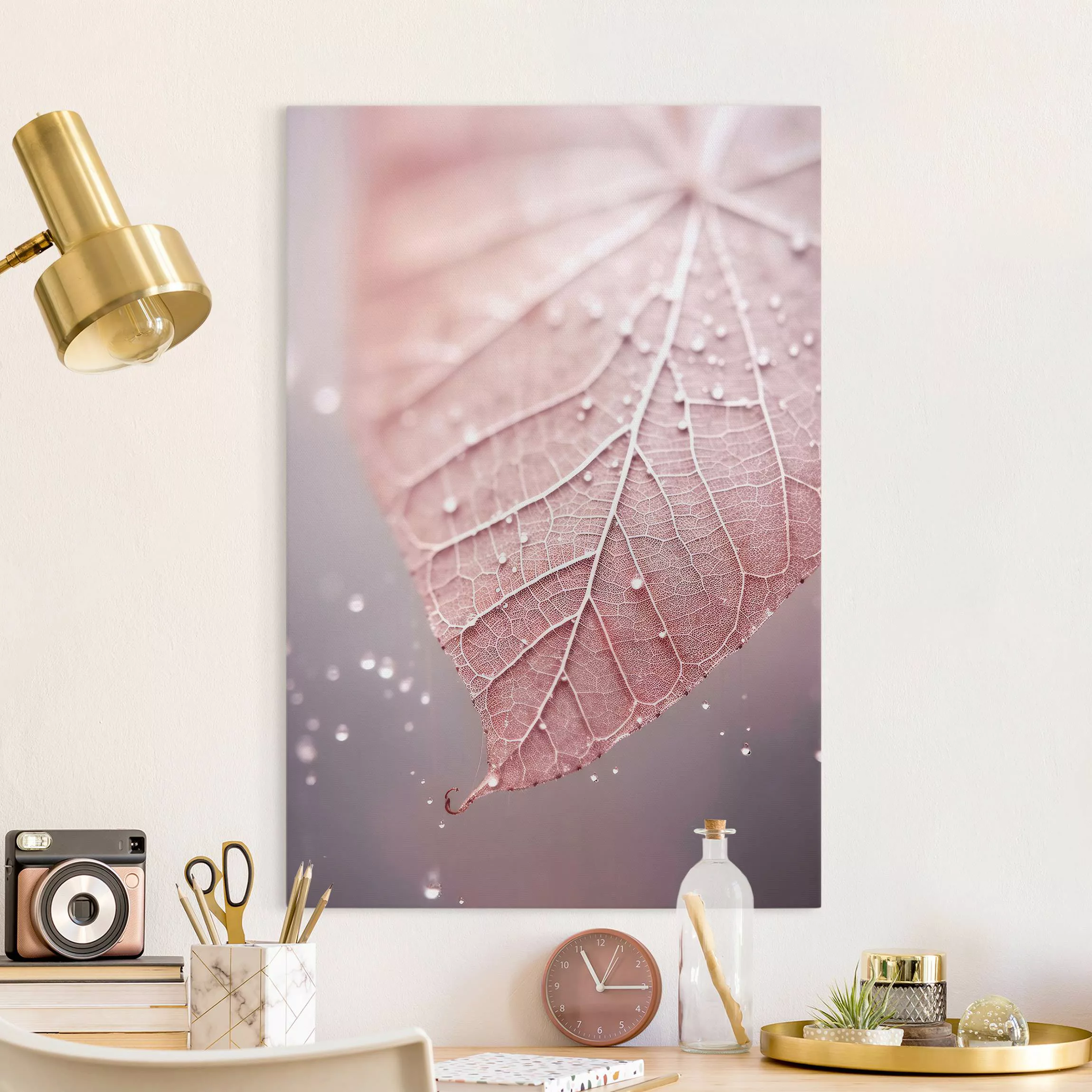 Leinwandbild Rosa Blatt Close-Up günstig online kaufen