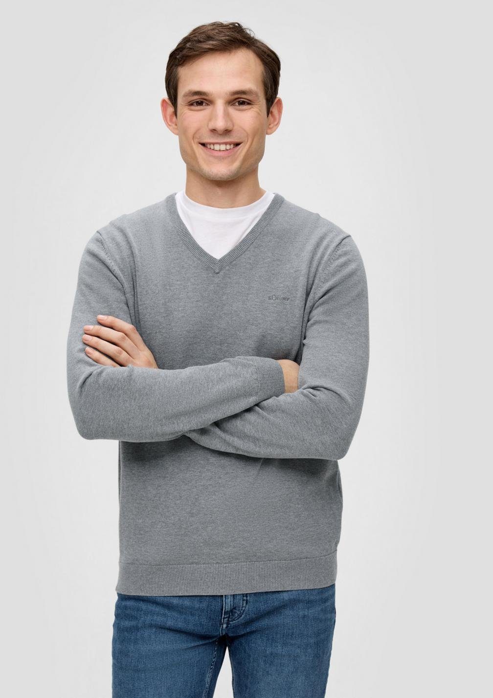 s.Oliver Strickpullover Feinstrickpulli mit V-Ausschnitt Logo günstig online kaufen