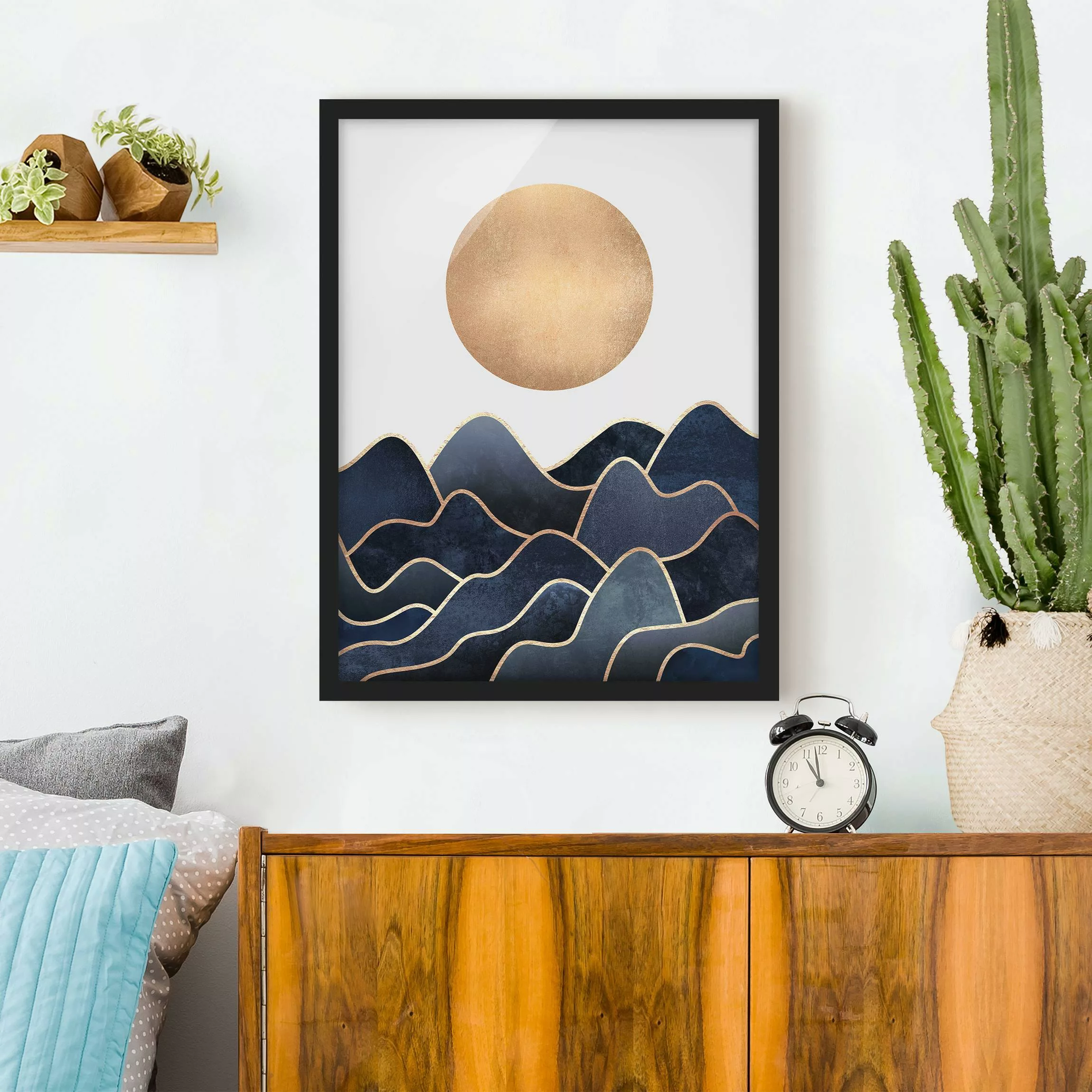 Bild mit Rahmen Abstrakt - Hochformat Goldene Sonne blaue Wellen günstig online kaufen