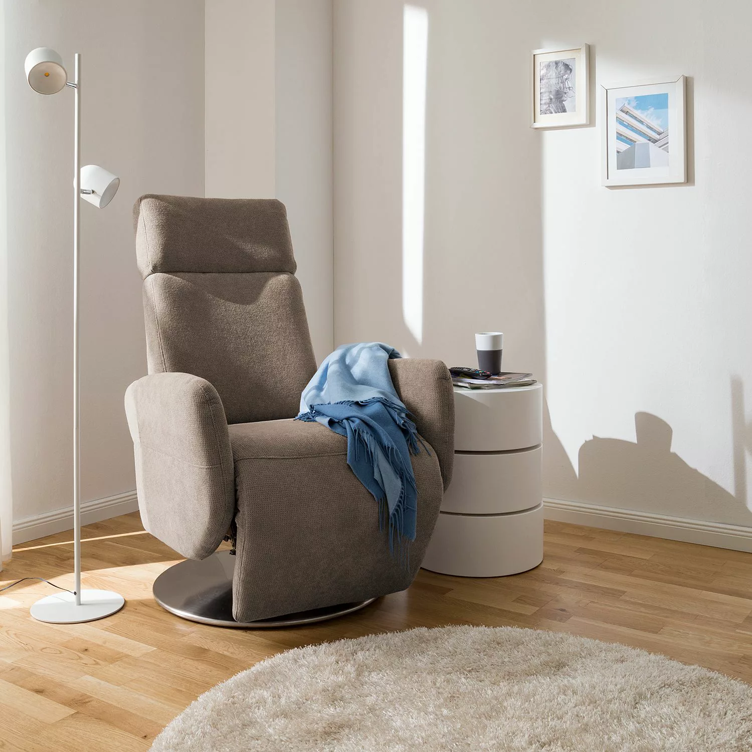 home24 Fredriks Relaxsessel Biar Warmes Beige Strukturstoff mit Relaxfunkti günstig online kaufen