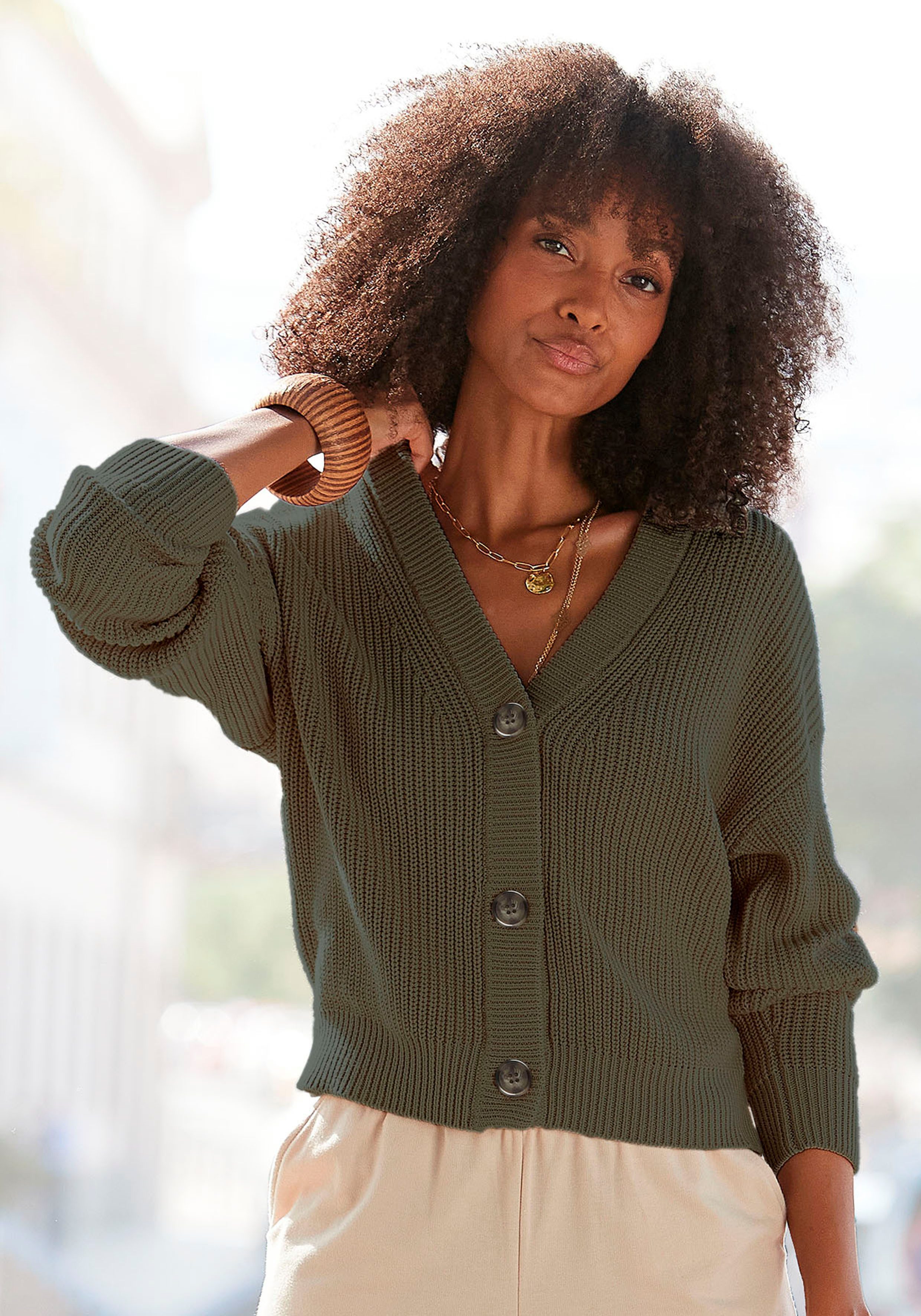 LASCANA Strickjacke, mit V-Neck günstig online kaufen