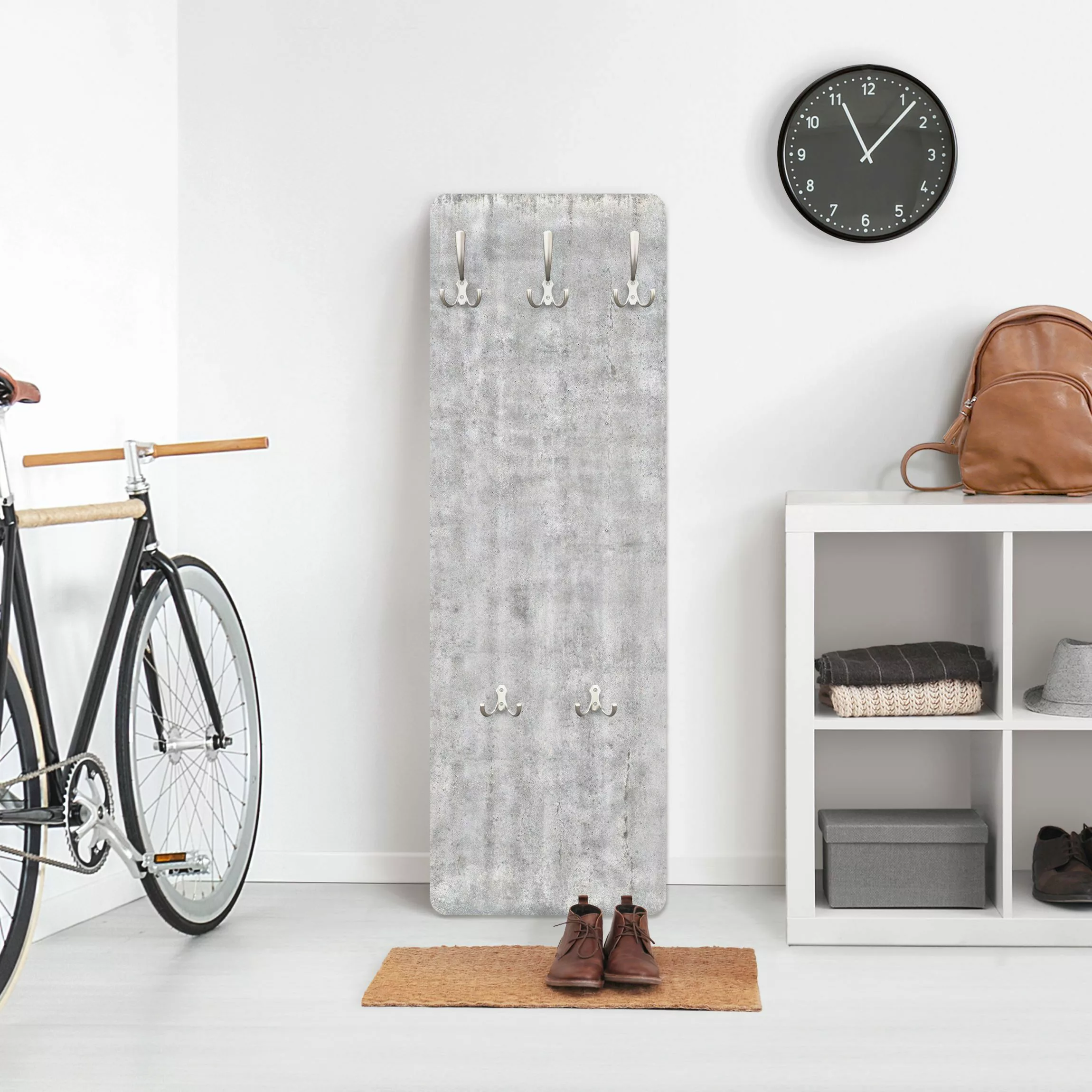 Wandgarderobe Holzpaneel Große Wand mit Betonlook günstig online kaufen