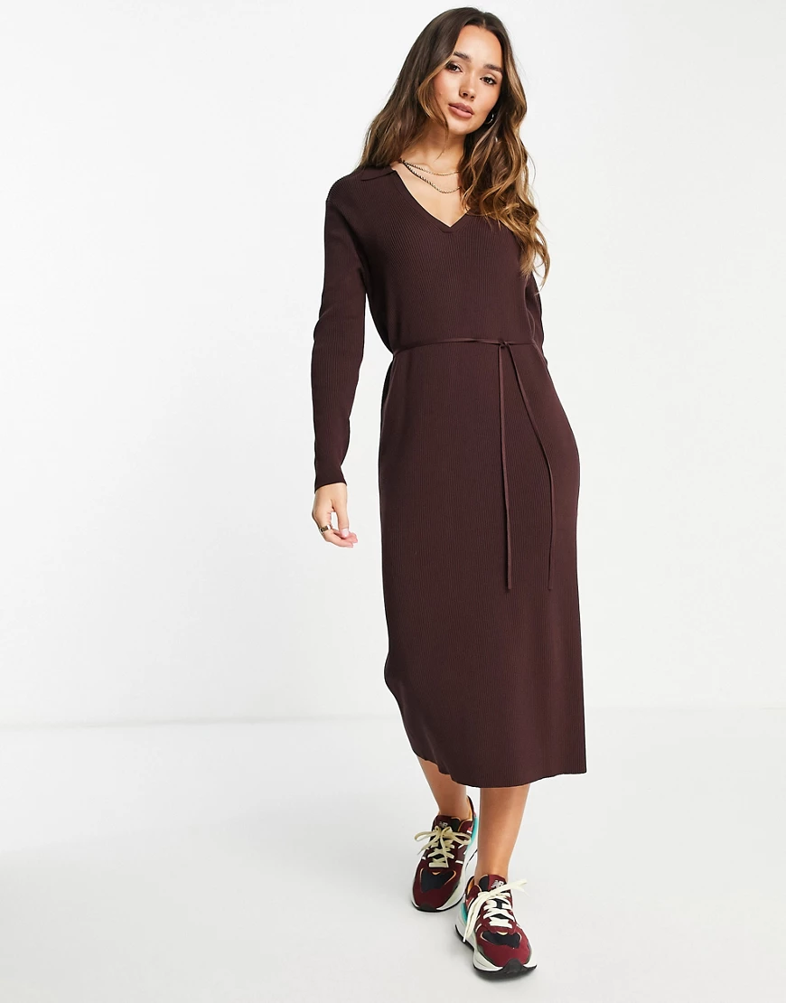 ASOS DESIGN – Midikleid mit offenem Kragen und Bindedetail in Braun günstig online kaufen