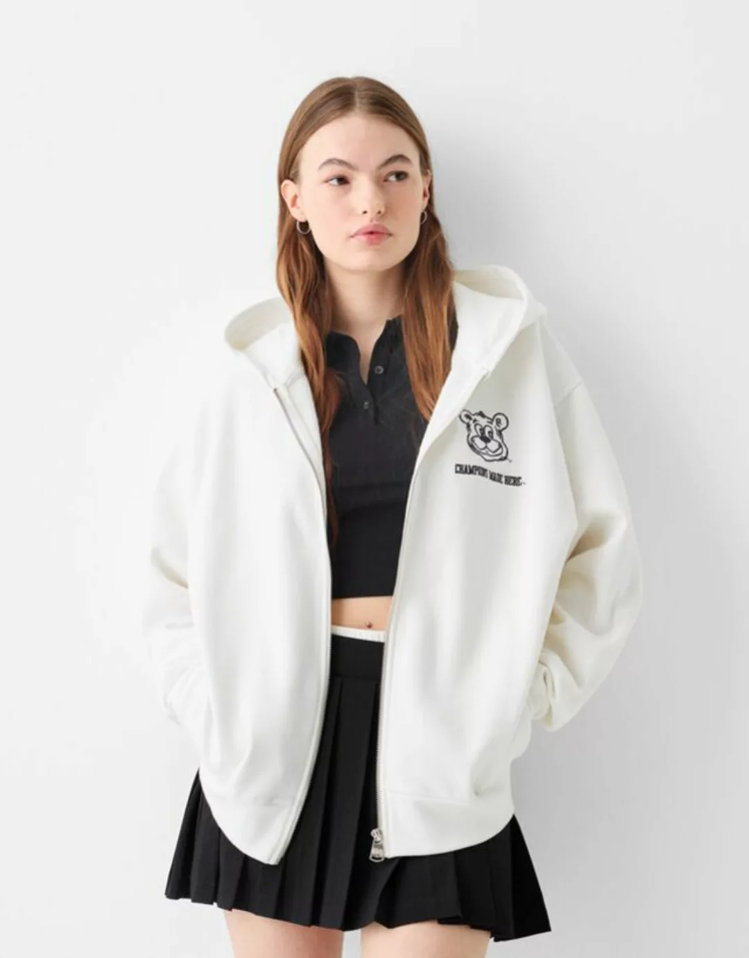 Bershka Hoodie Ucla Mit Reißverschluss Kapuze Und Stickerei Damen L Weiss günstig online kaufen