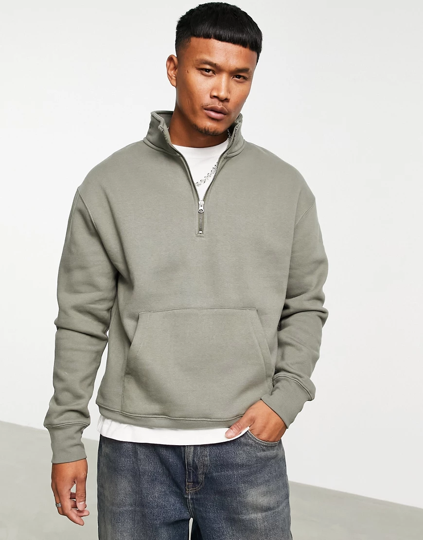 Pull&Bear – Sweatshirt in Khaki mit kurzem Reißverschluss-Grün günstig online kaufen