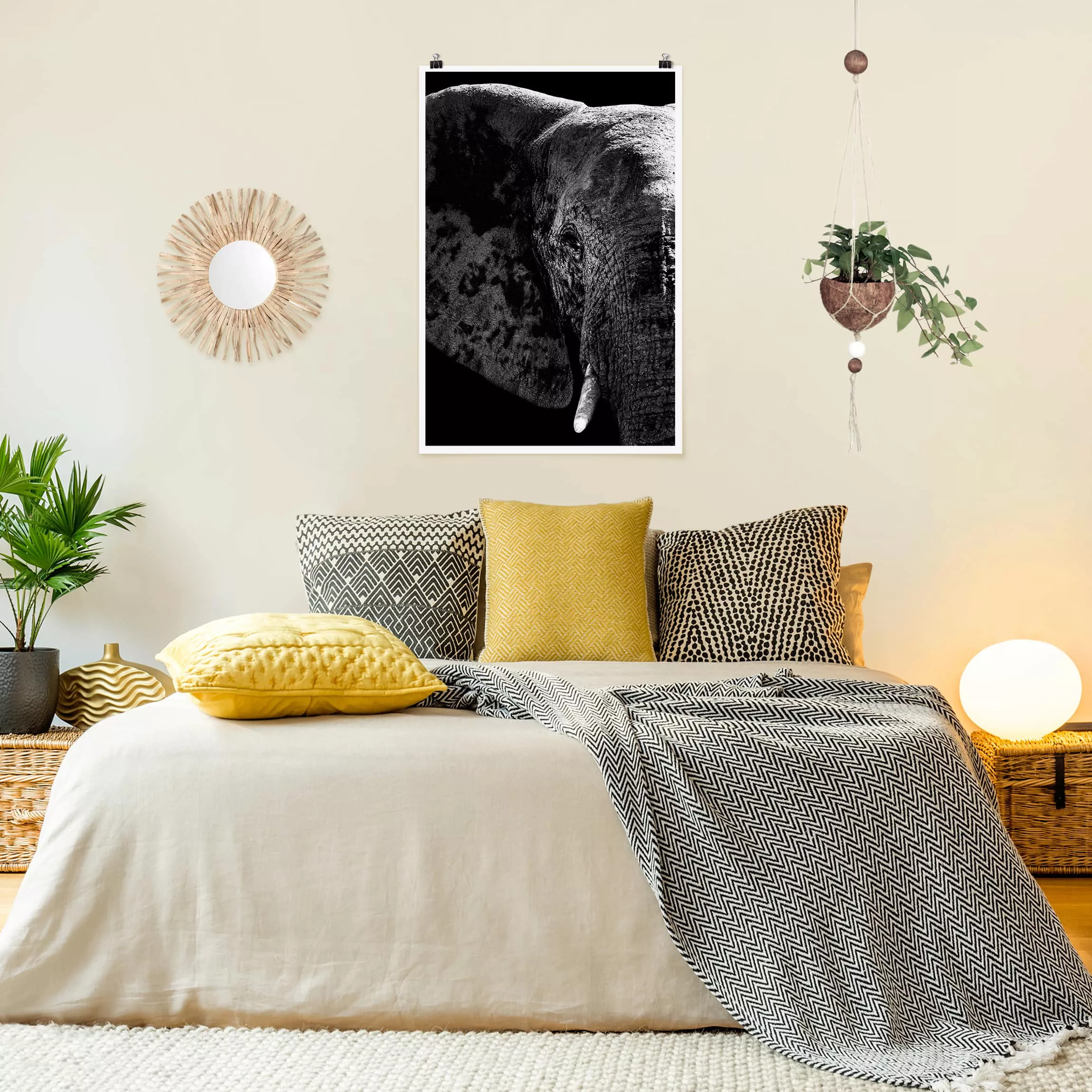 Poster Tiere - Hochformat Afrikanischer Elefant schwarz-weiß günstig online kaufen