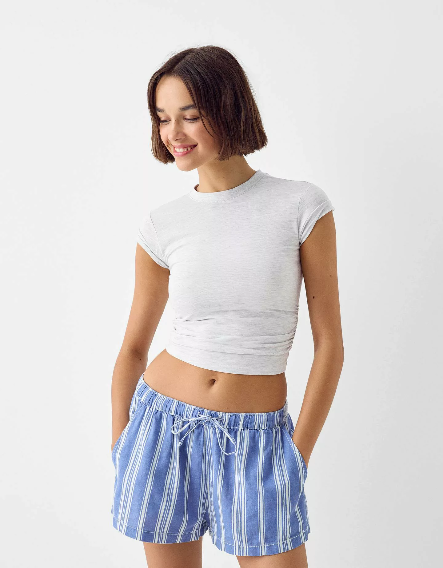 Bershka T-Shirt Mit Kurzen Ärmeln Damen Xs Grau günstig online kaufen