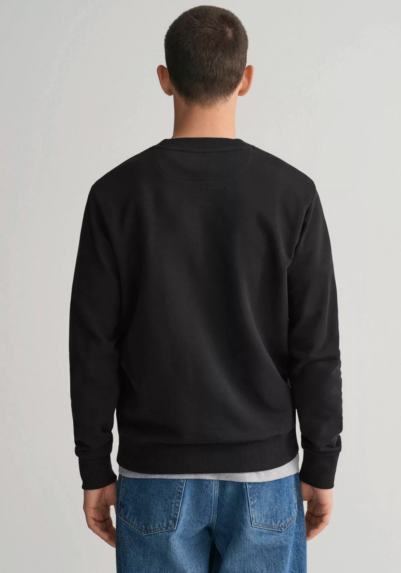 Gant Sweatshirt "D1. TONAL ARCHIVE SHIELD C-NECK", mit Logostickerei auf de günstig online kaufen