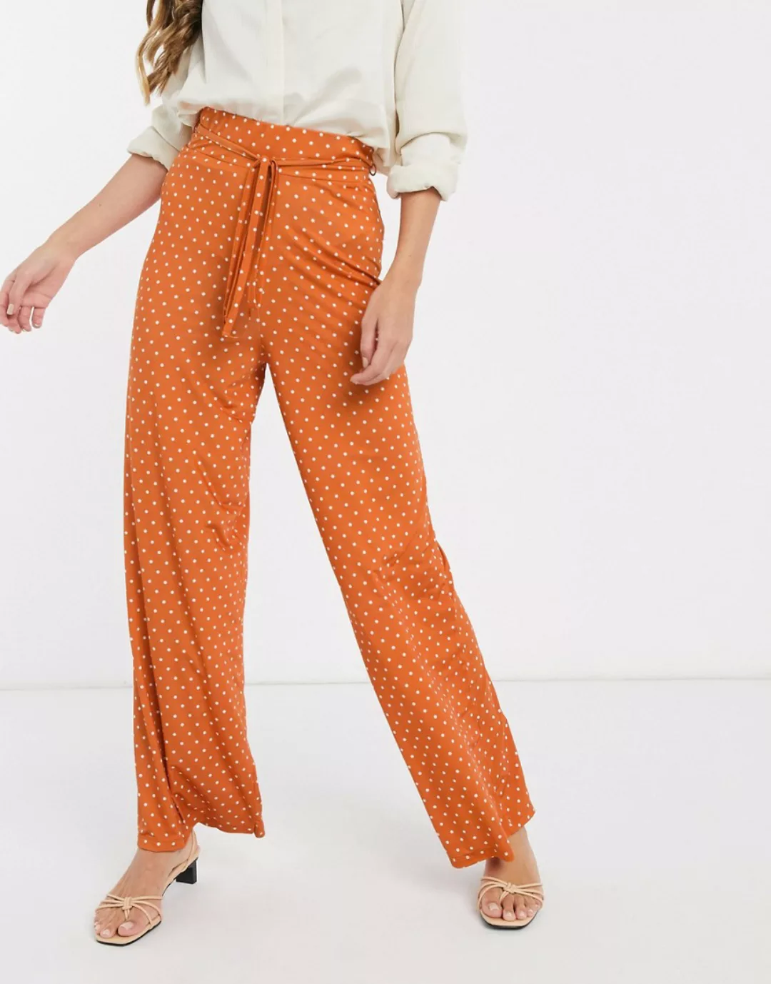 ASOS DESIGN – Gepunktete Hose mit weitem Bein und Bindegürtel-Mehrfarbig günstig online kaufen
