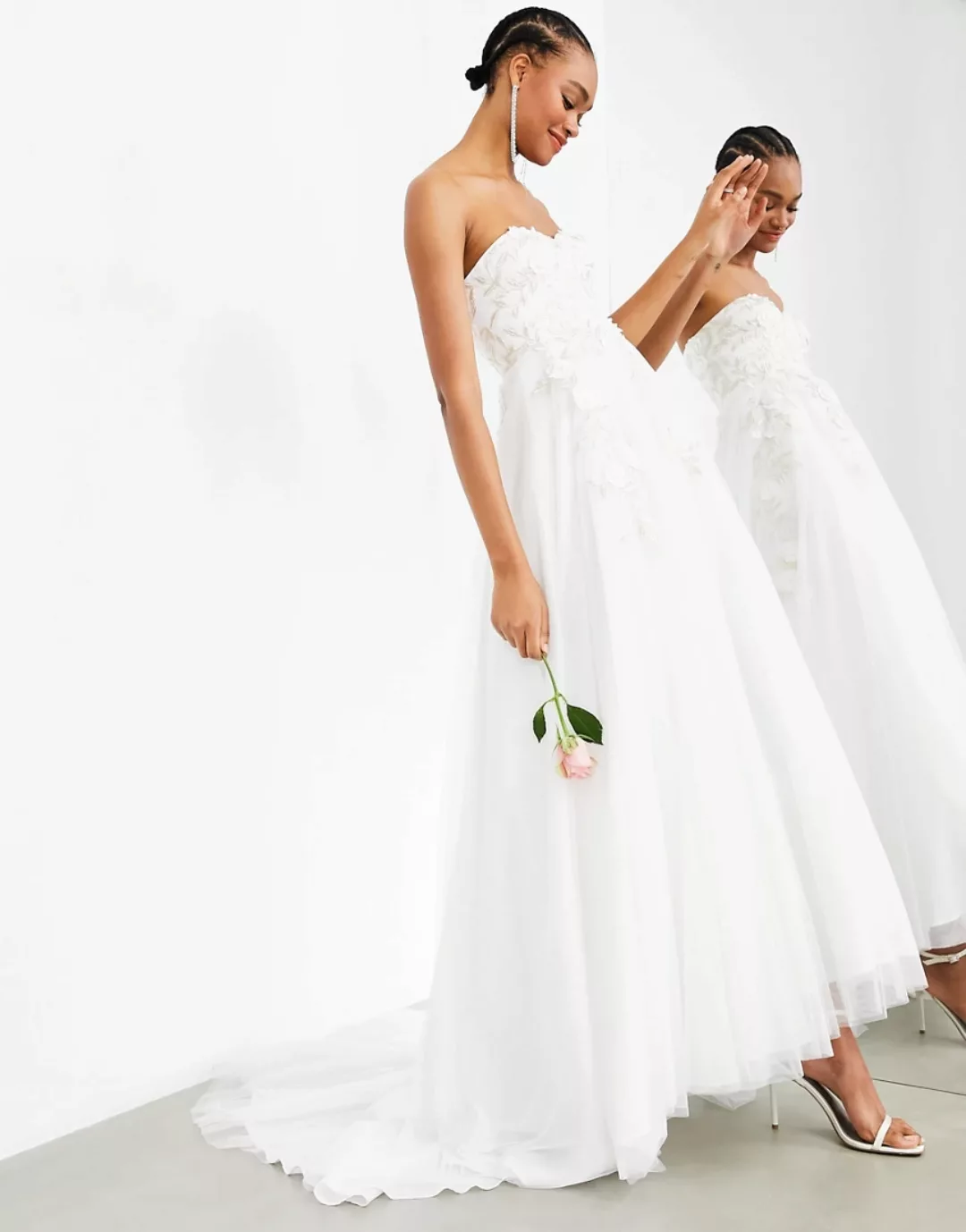 ASOS EDITION – Matilda – Trägerloses Brautkleid mit weitem Rock und Blumens günstig online kaufen