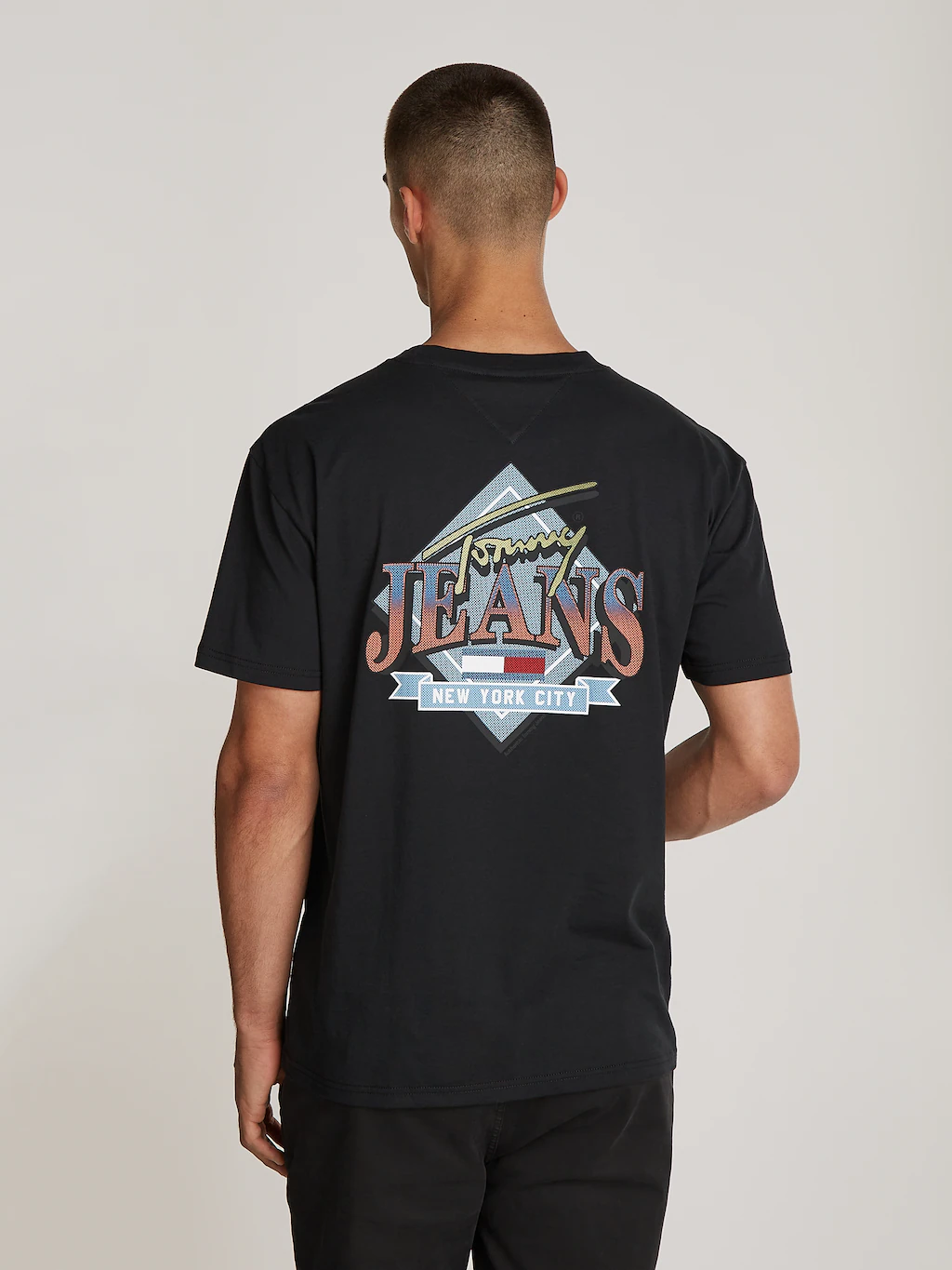 Tommy Jeans T-Shirt "TJM REG DIAMOND TWIST TEE EXT", mit großem Rückenprint günstig online kaufen