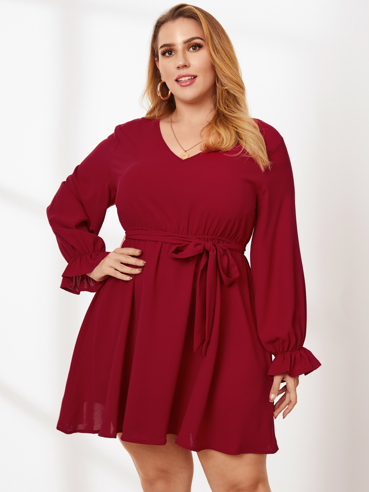 Plus Size V-Ausschnitt Gürtel Design Bindedesign Lange Ärmel Mini Kleid günstig online kaufen