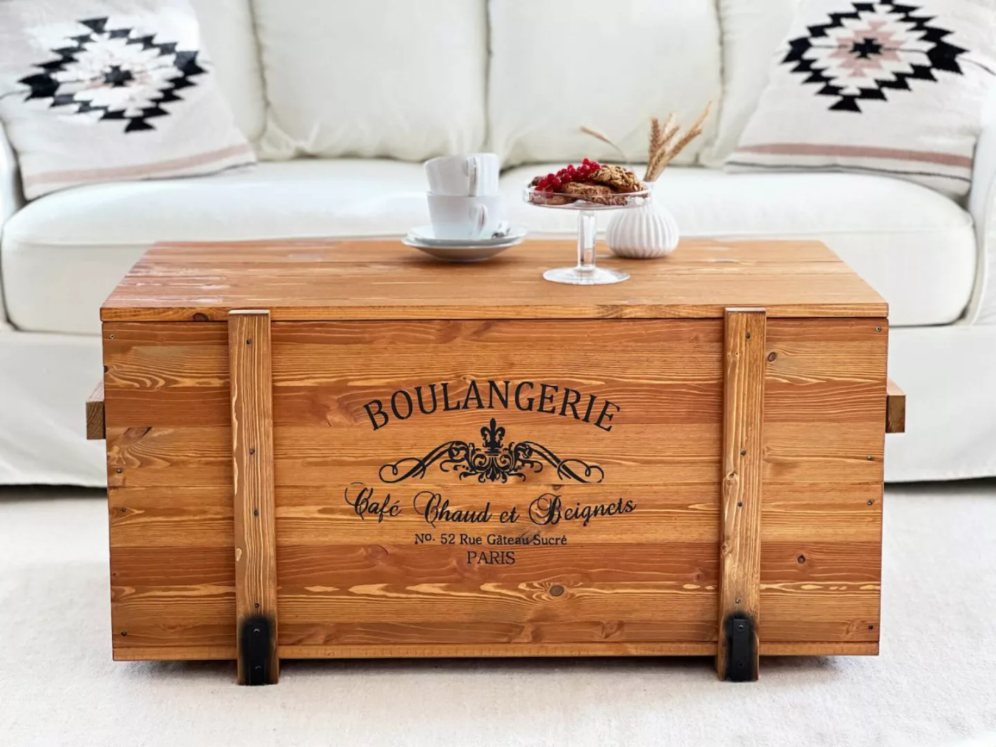 Holztruhe "Boulangerie" hellbraun massiv Kiefernholz Vintage günstig online kaufen