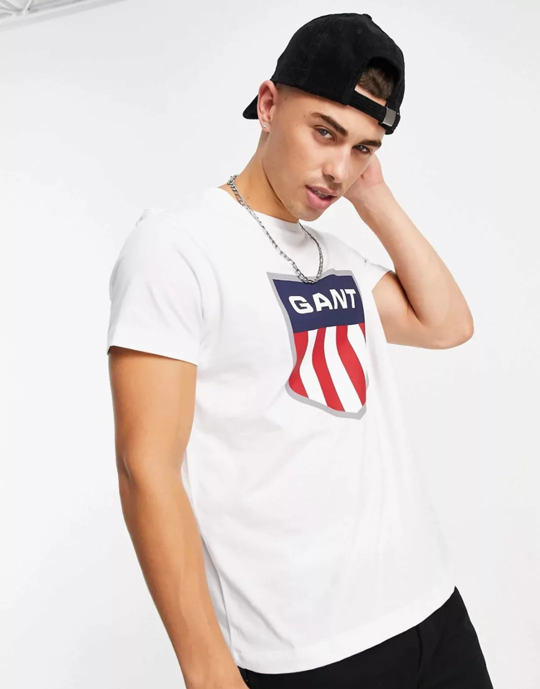 GANT – T-Shirt in Weiß mit Retro-Wappenlogo günstig online kaufen