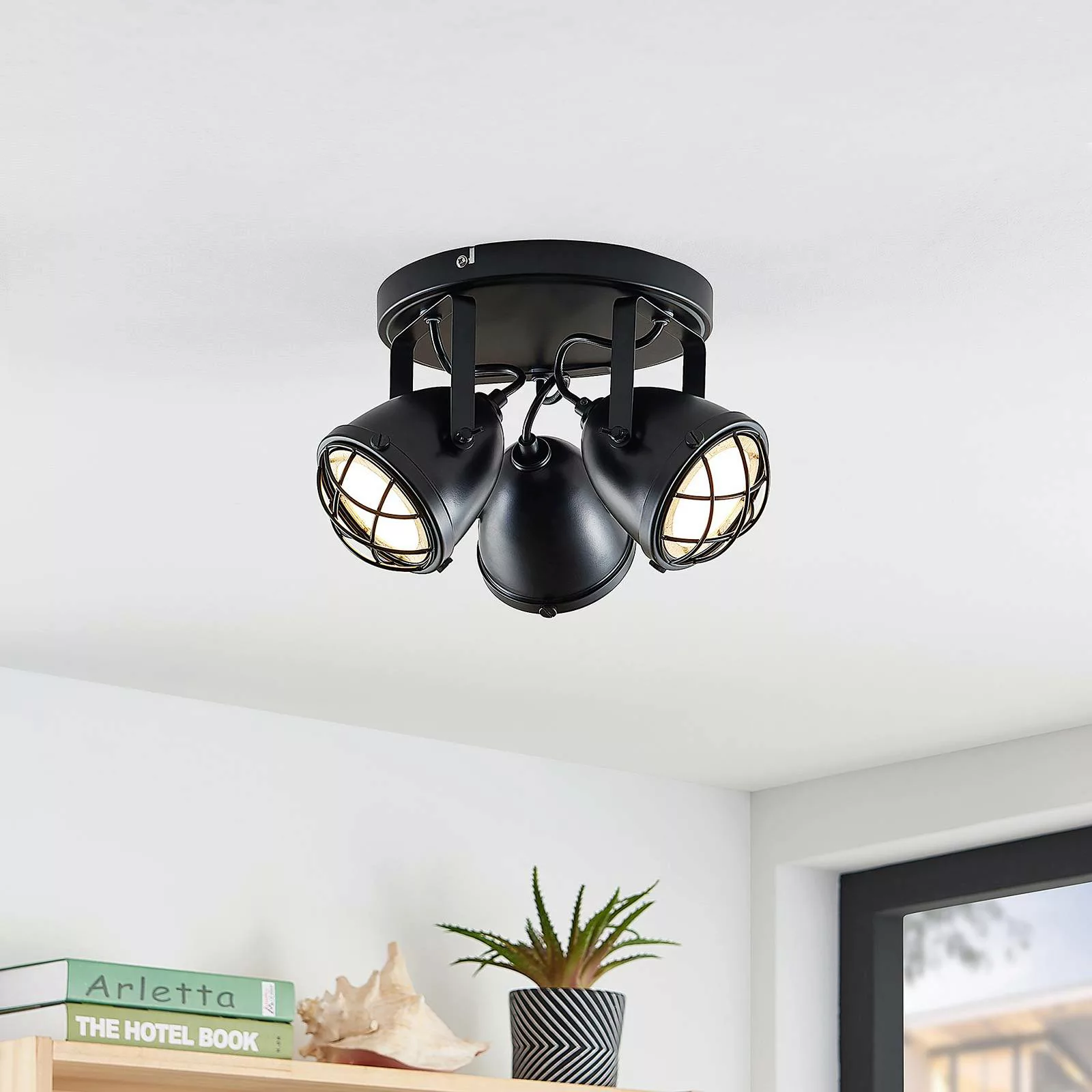 Lindby Biona LED-Deckenspot mit Goldring, 3-fl., Ø 22 cm günstig online kaufen