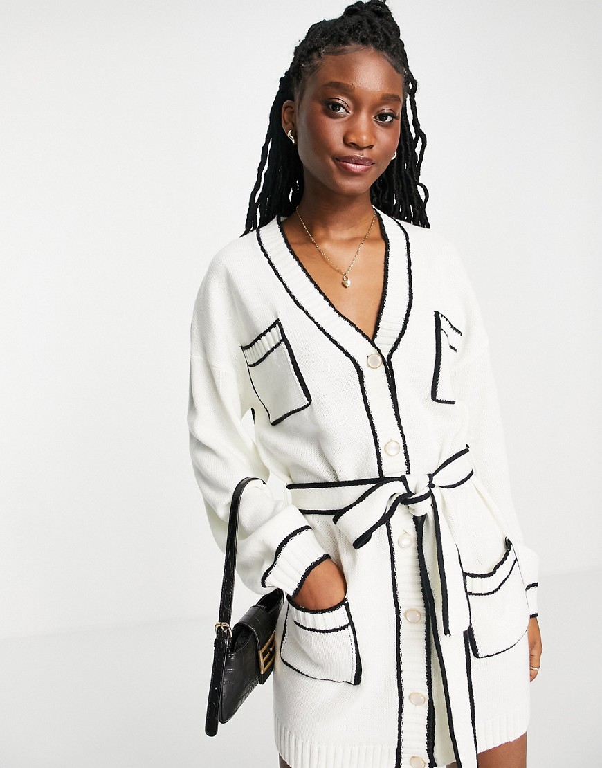 In The Style x Billie Faiers – Strickjackenkleid in Weiß mit Kontrastnaht günstig online kaufen