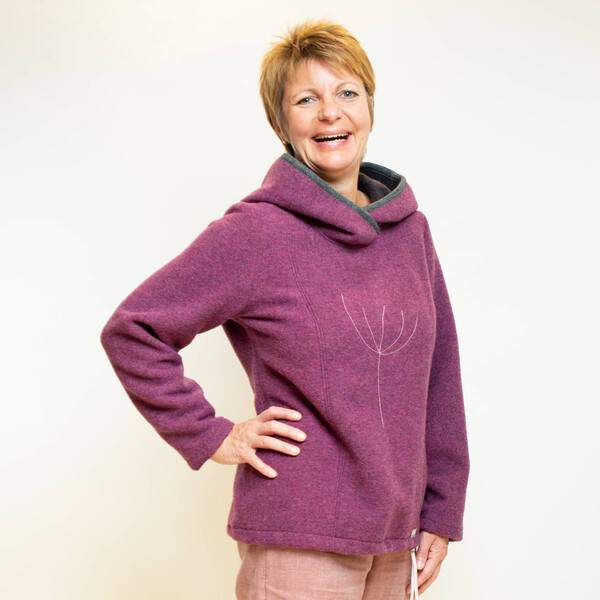 Flauschiger Lodenpullover Mit Kapuze Aus 100% Mulesingfreier Merinowolle günstig online kaufen