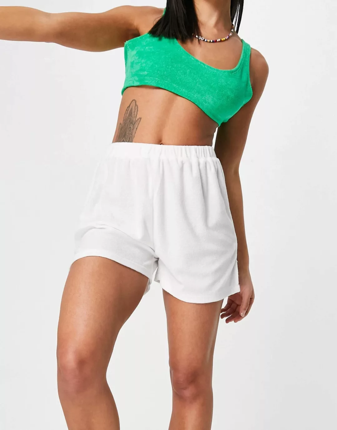 Missguided – Shorts aus Frottee in Weiß, Kombiteil günstig online kaufen