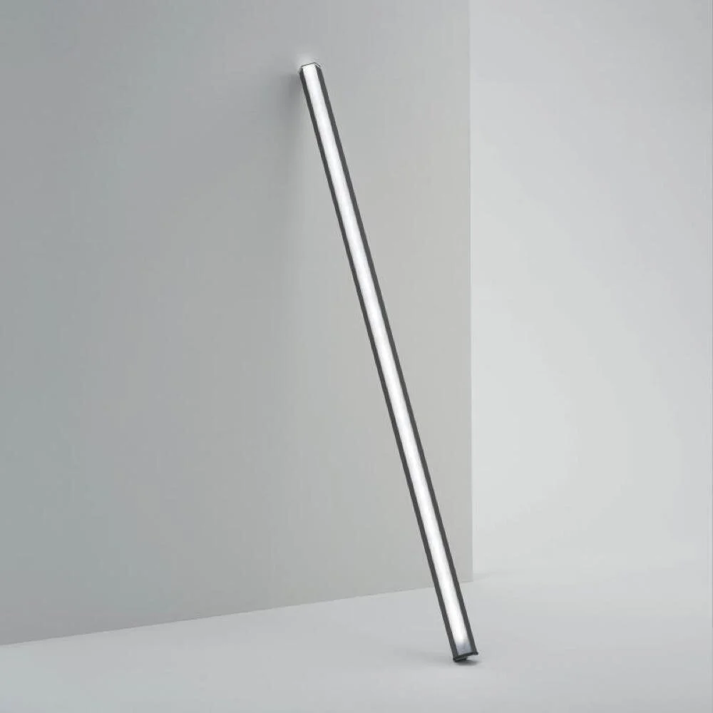 LED Akku Stehleuchte Pencil L in Dunkelgrau 18W 1700lm IP65 1460mm mit Lade günstig online kaufen