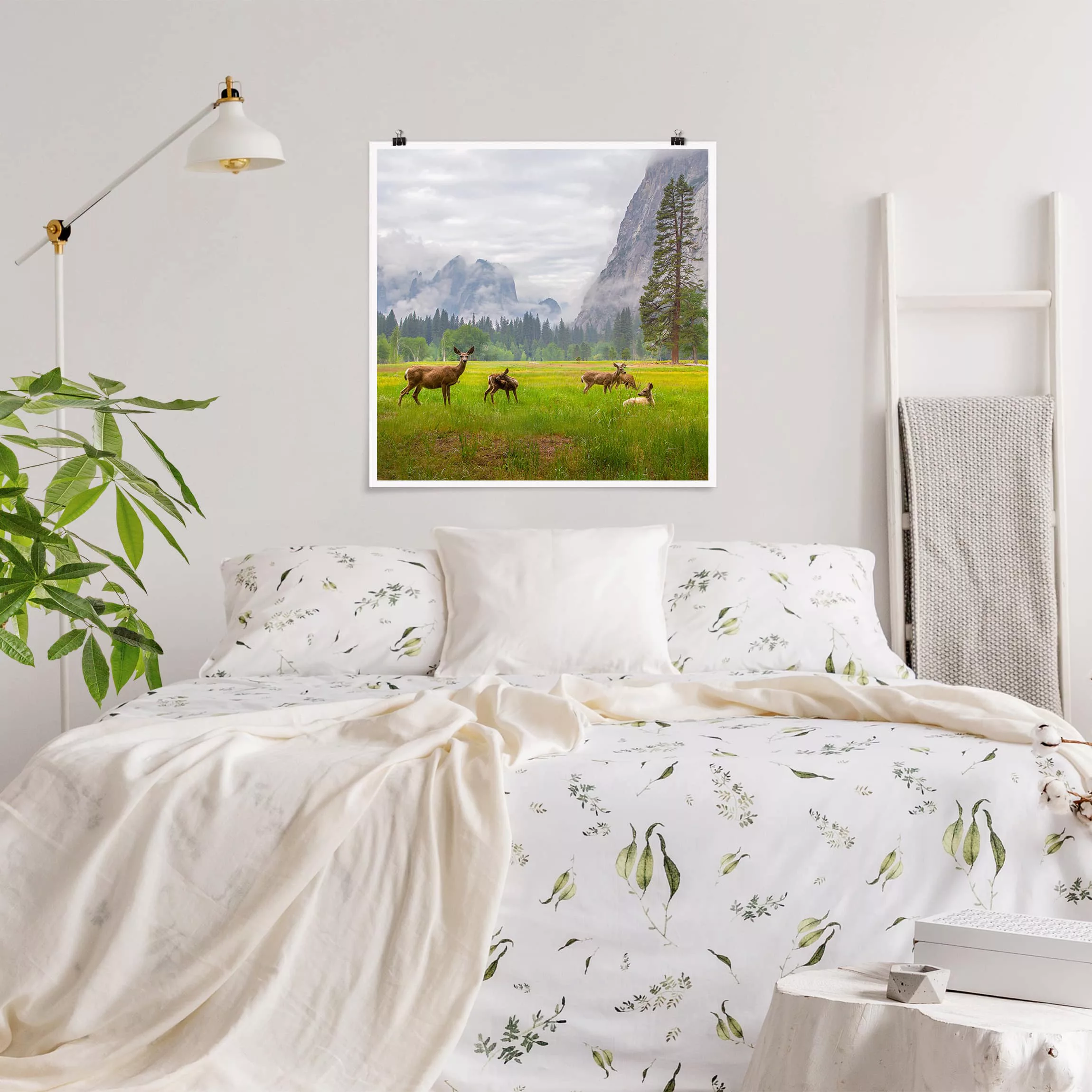 Poster Tiere - Quadrat Rehe in den Bergen günstig online kaufen