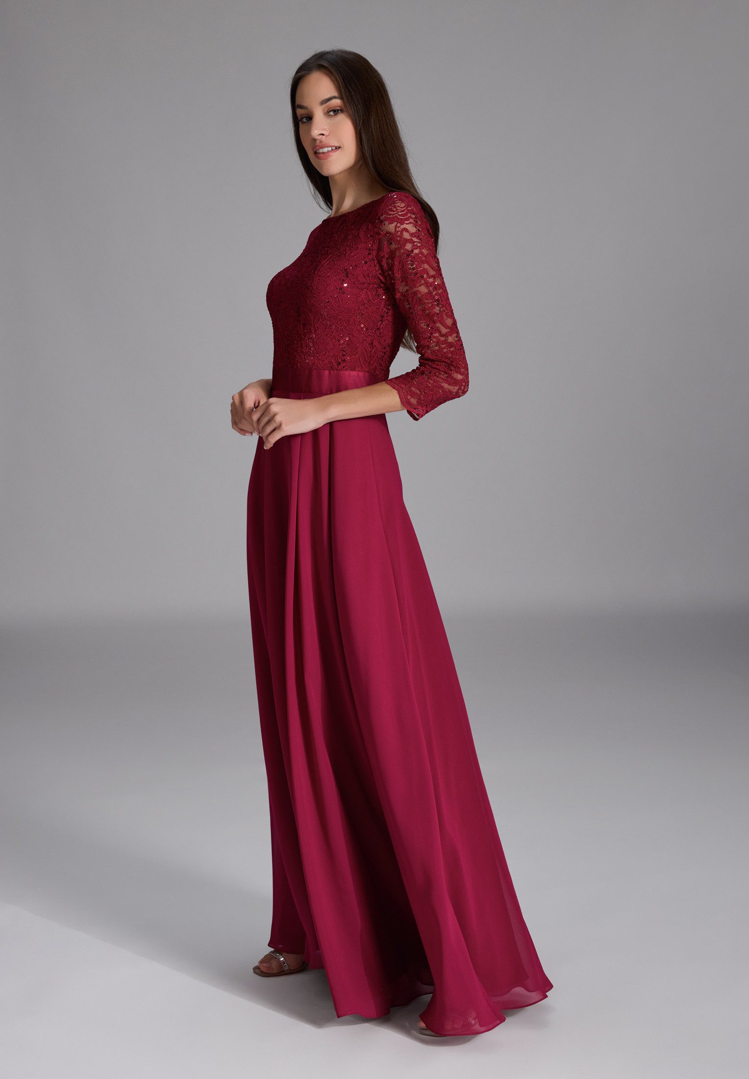SWING Abendkleid Taillierte Passform mit ausgestelltem günstig online kaufen