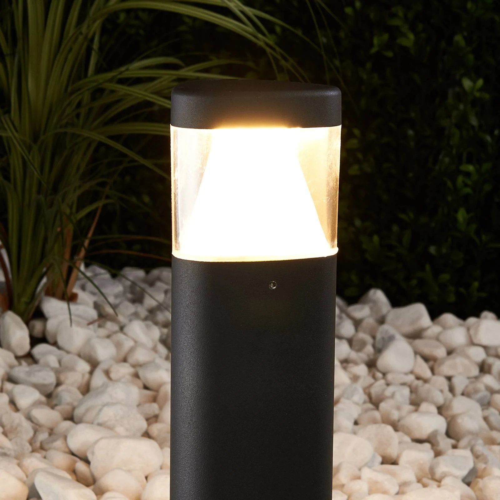 Dunkelgraue LED-Sockelleuchte Milou günstig online kaufen