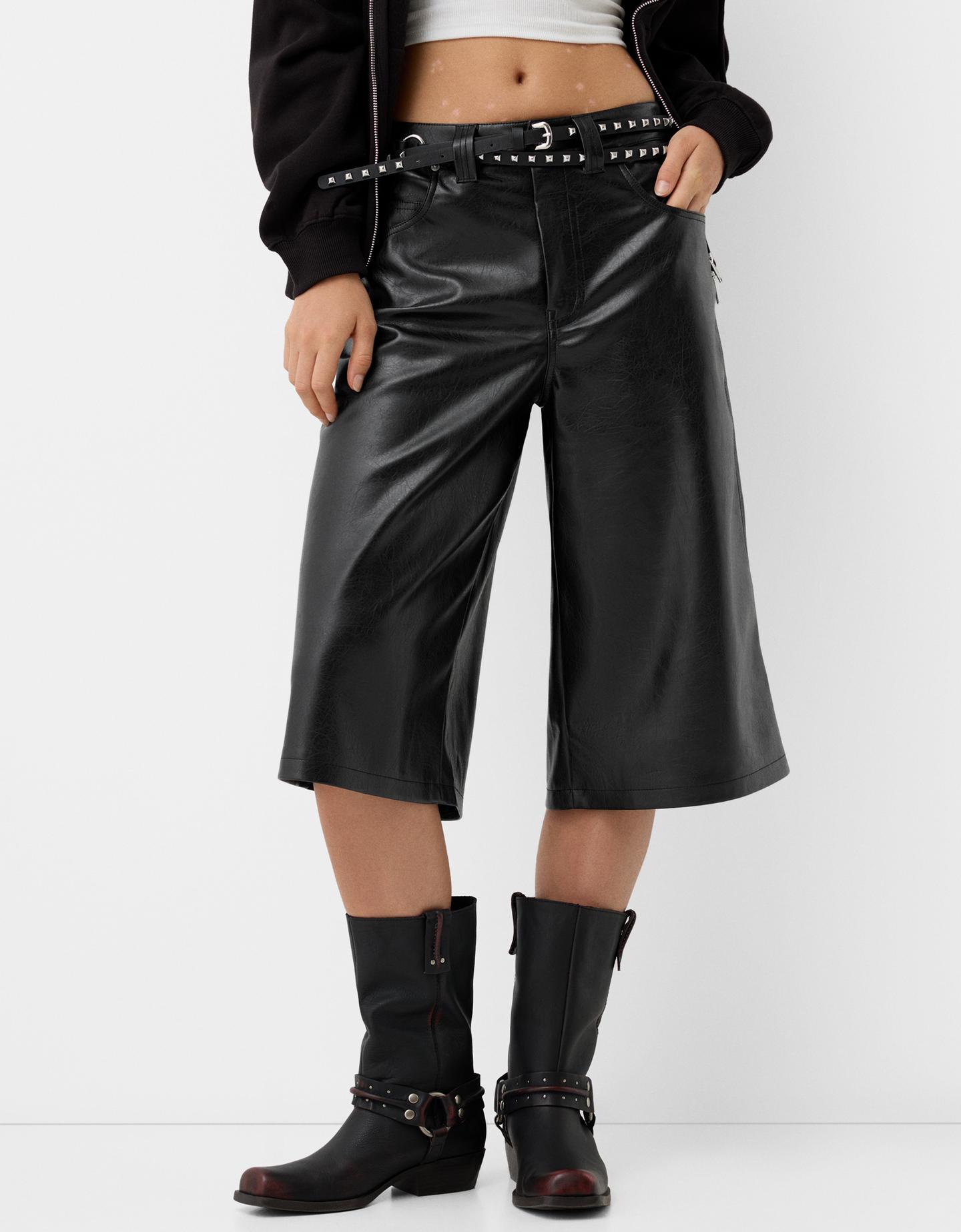 Bershka Bermudas Im Jort-Stil Aus Kunstleder Damen L Schwarz günstig online kaufen