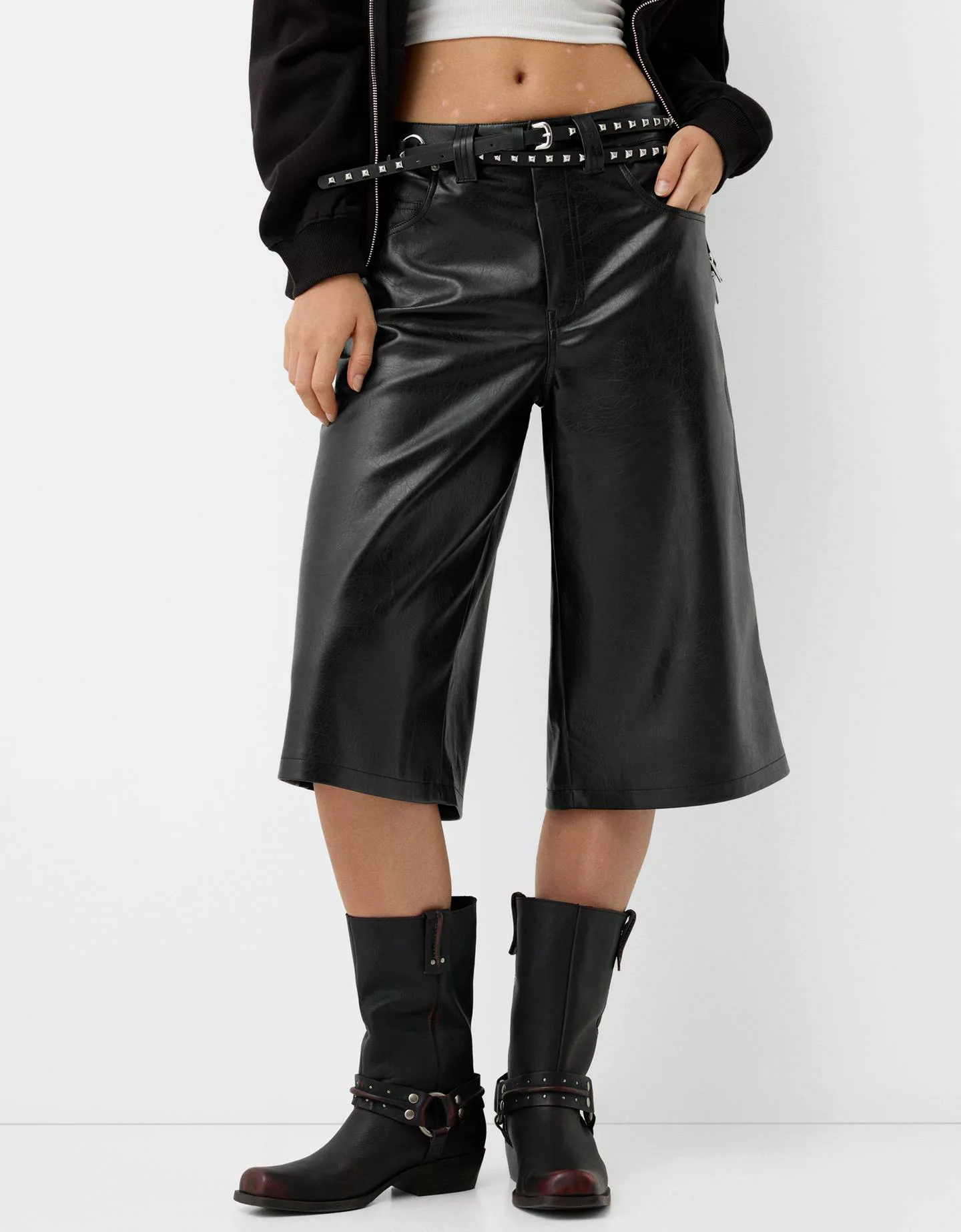 Bershka Bermudas Im Jort-Stil Aus Kunstleder Damen Xl Schwarz günstig online kaufen