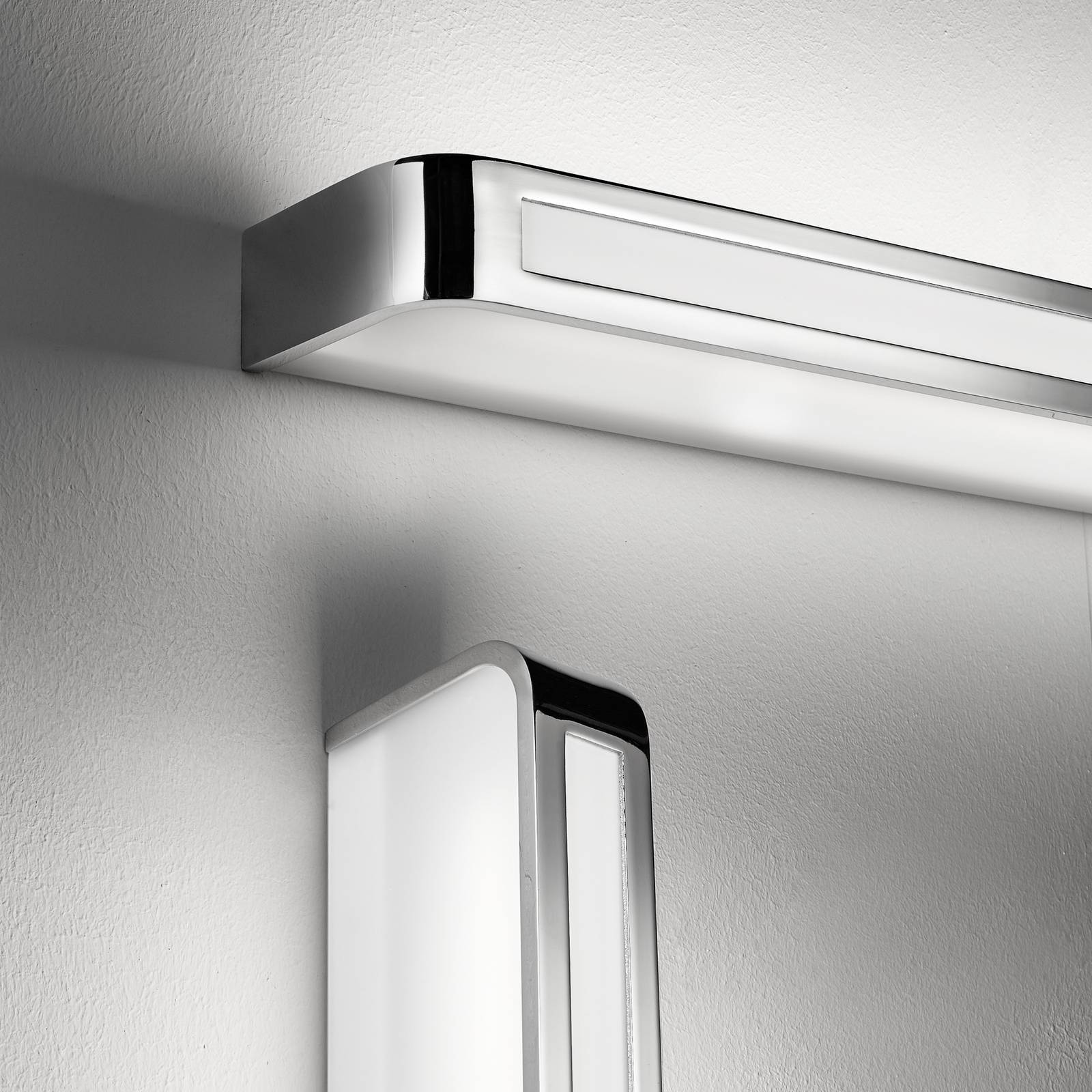 Zeitlose LED-Wandleuchte Arcos, IP20 60 cm, chrom günstig online kaufen