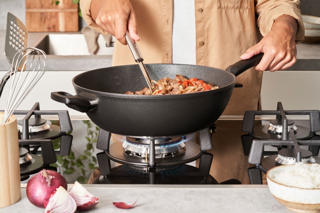 Fissler Wok »Adamant®«, Aluminium, (1 tlg.), induktionsgeeignet, kratzfeste günstig online kaufen