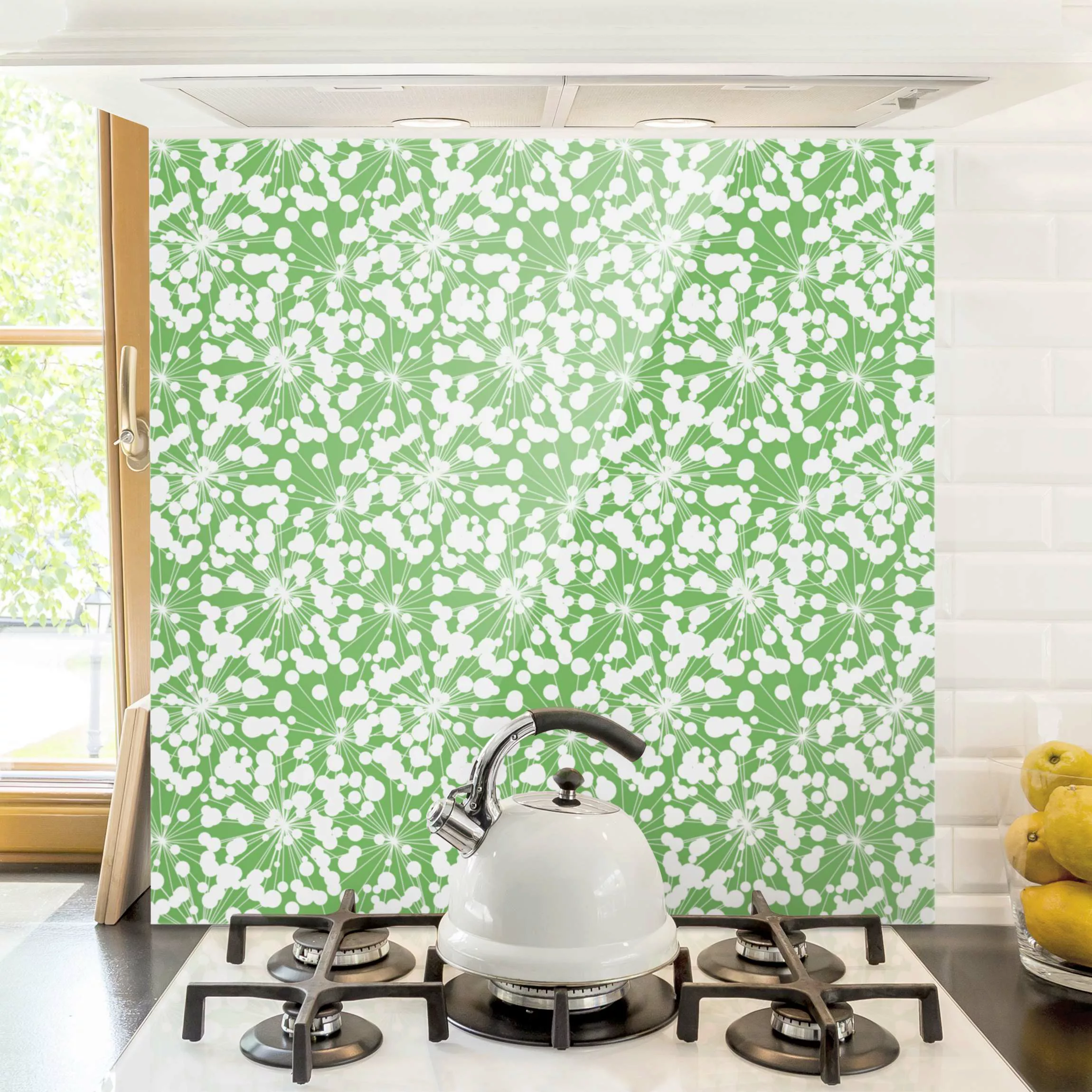 Spritzschutz Natürliches Muster Pusteblume mit Punkten vor Grün günstig online kaufen