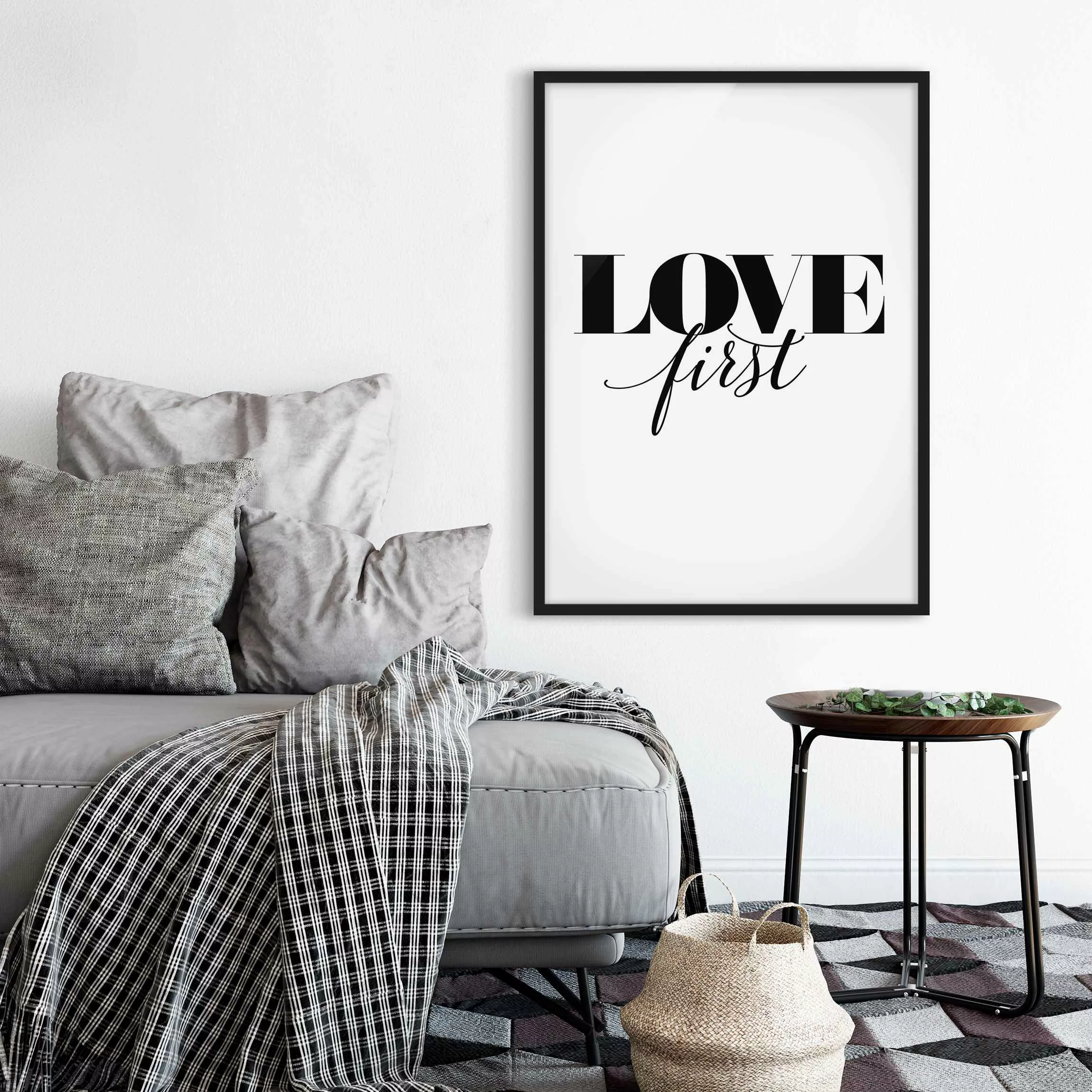 Bild mit Rahmen Spruch - Hochformat Love first günstig online kaufen