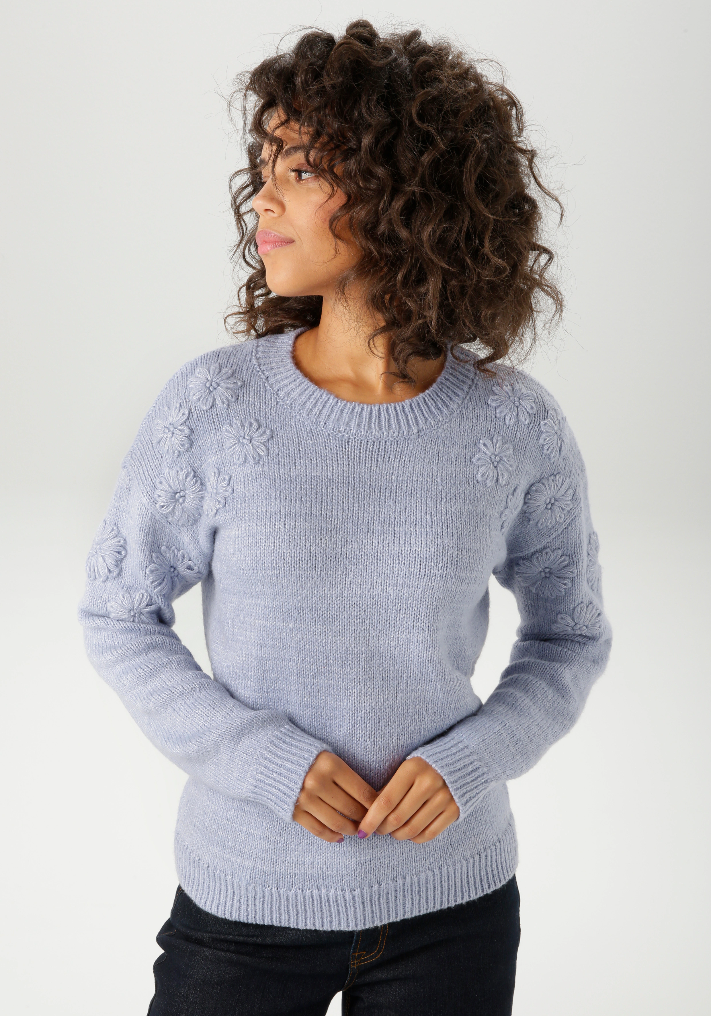 Aniston CASUAL Strickpullover, mit aufgestrickten Blüten verziert - NEUE KO günstig online kaufen