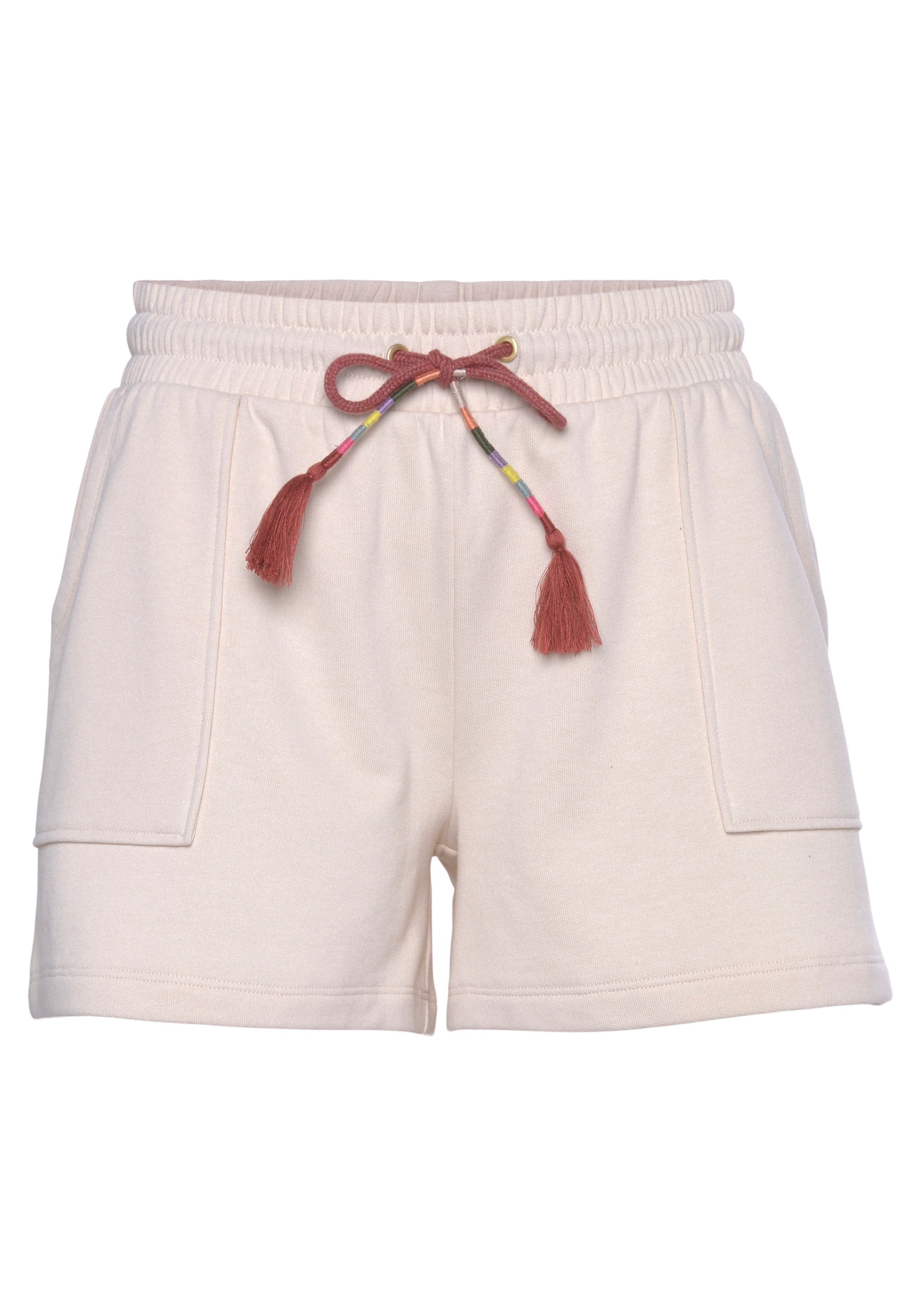 Vivance Sweatshorts, Kurze Hose mit aufgesetzten Taschen und Kontrastkordel günstig online kaufen