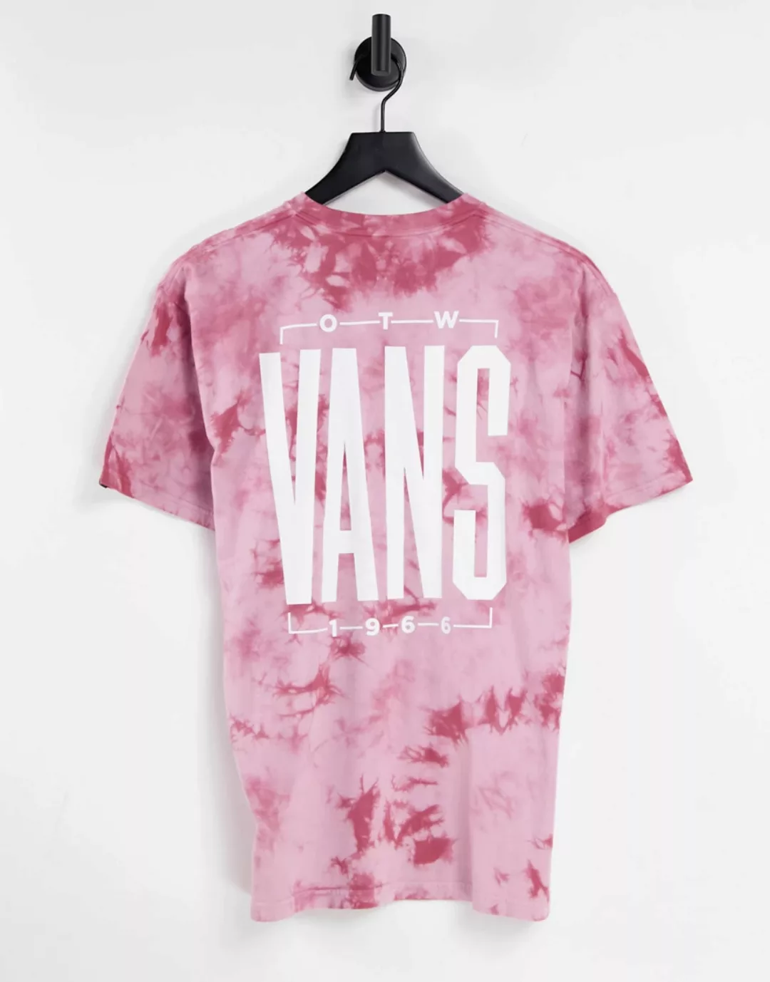 Vans Tall – Type – T-Shirt in Rosa mit Batikmuster und Rückenprint günstig online kaufen