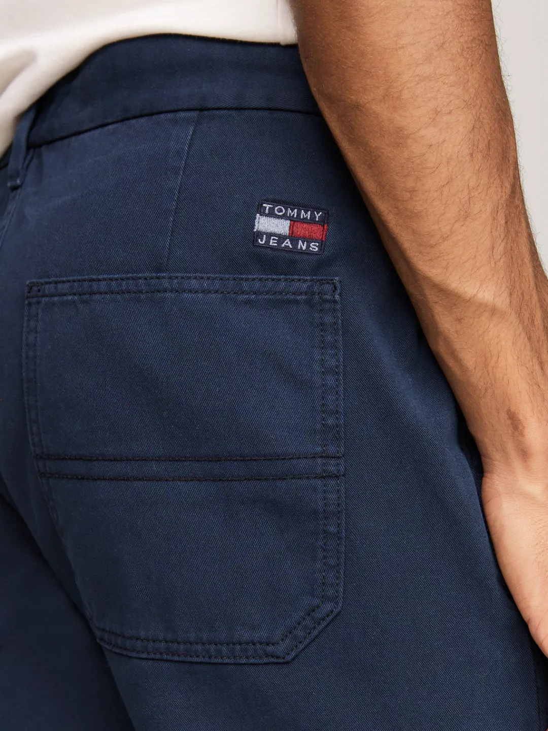 Tommy Jeans Chinohose "TJM RYAN TWILL CHINO", mit Logo-Patch günstig online kaufen