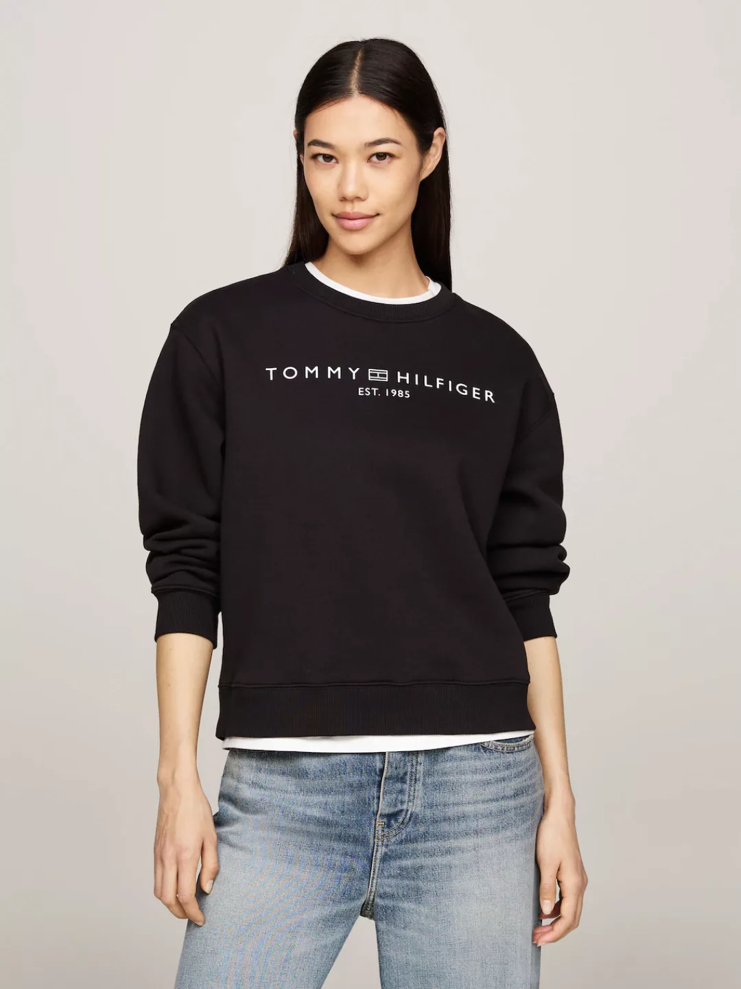 Tommy Hilfiger Sweatshirt "MDRN REG CORP LOGO C-NK SWTSHRT", mit Logoschrif günstig online kaufen