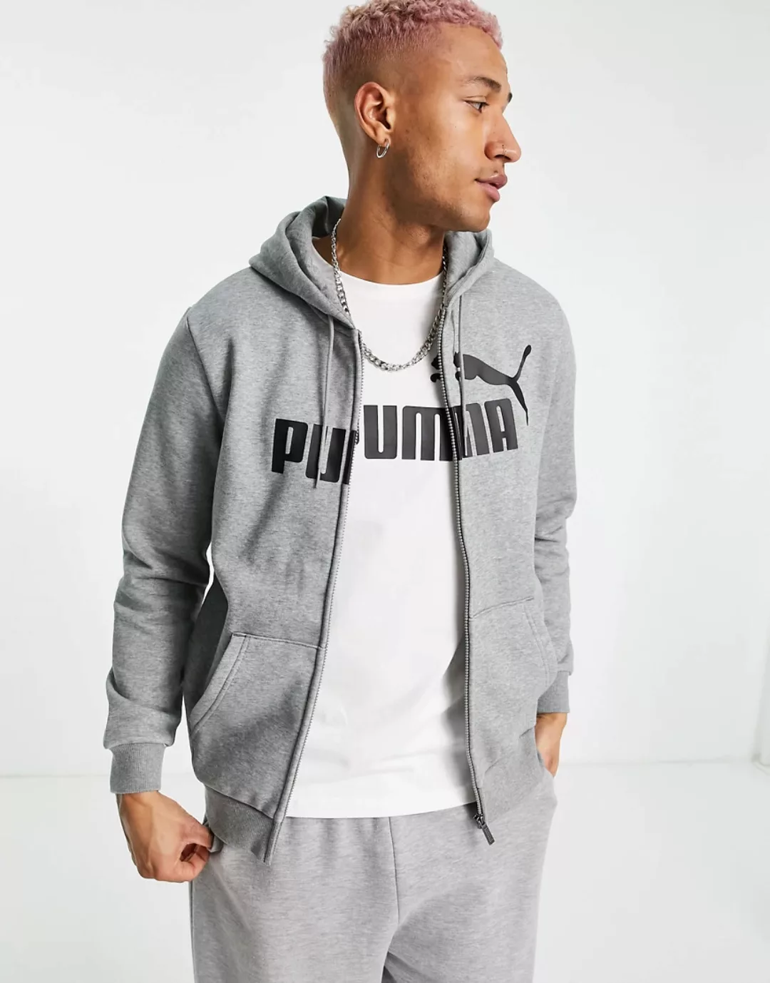Puma – Essentials – Kapuzenjacke mit Reißverschluss mit großem Logo in Grau günstig online kaufen