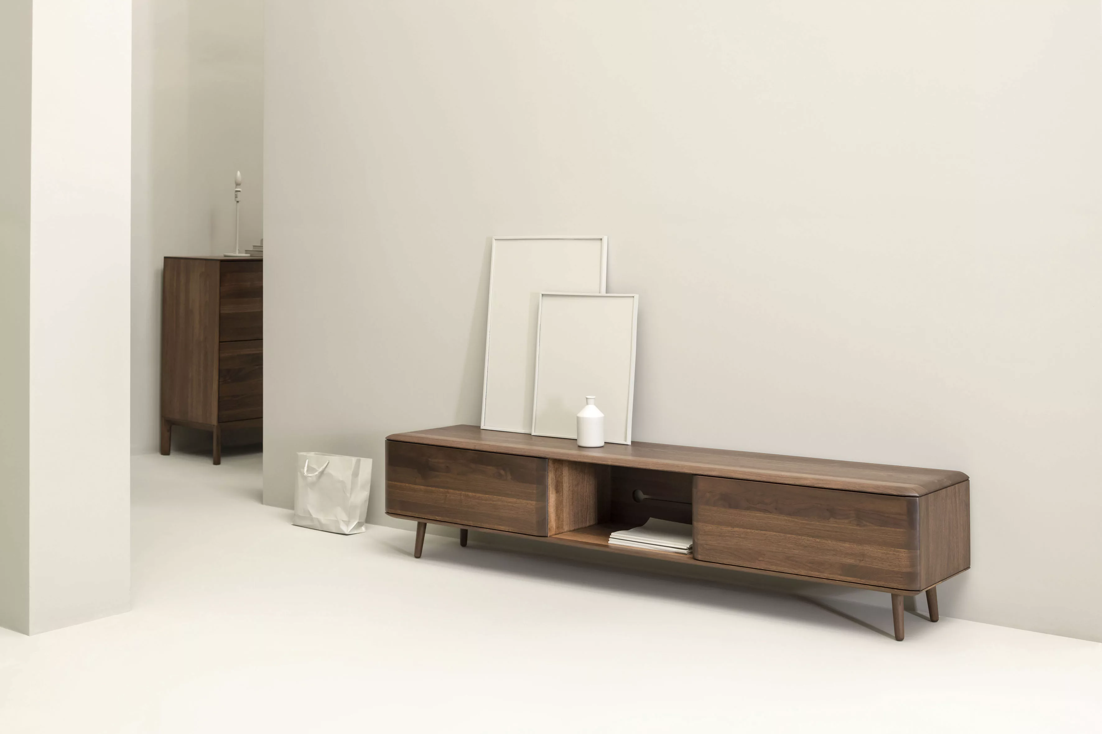whiteoak Lowboard, extravagantes Design in hochwertiger Qualität günstig online kaufen