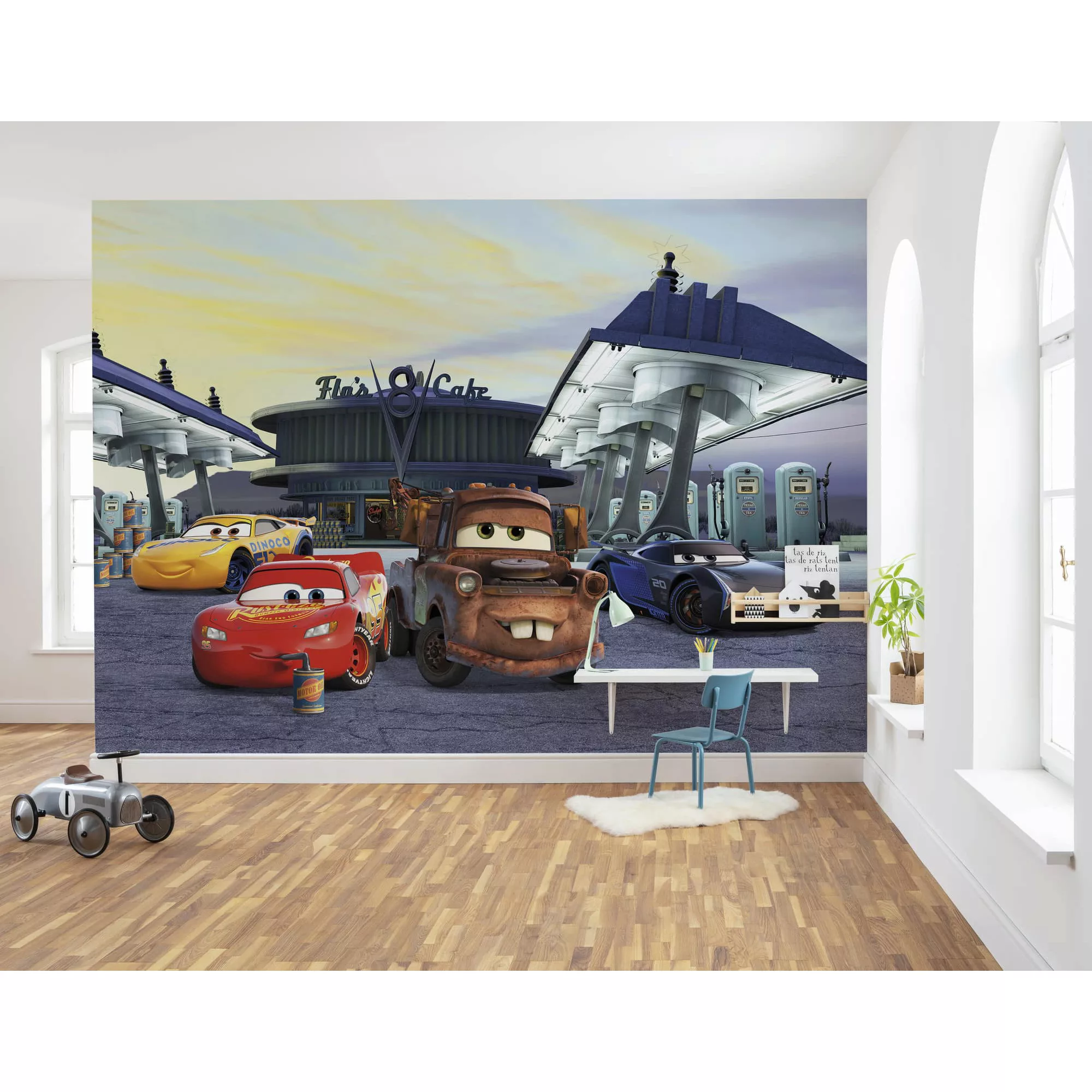 Komar Fototapete »Cars3 Station«, 368x254 cm (Breite x Höhe), inklusive Kle günstig online kaufen