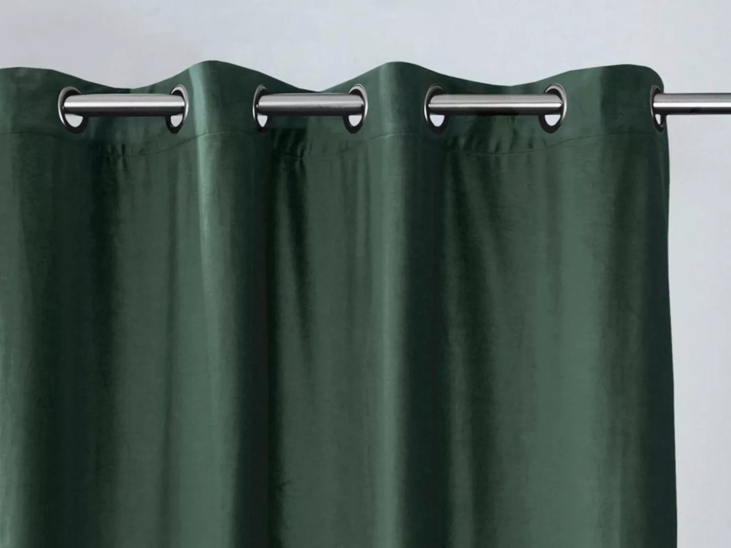 Vorhang 2er-Set - 135 x 250 cm - Samt -  Grün mit silbernen Ösen - DARREL günstig online kaufen