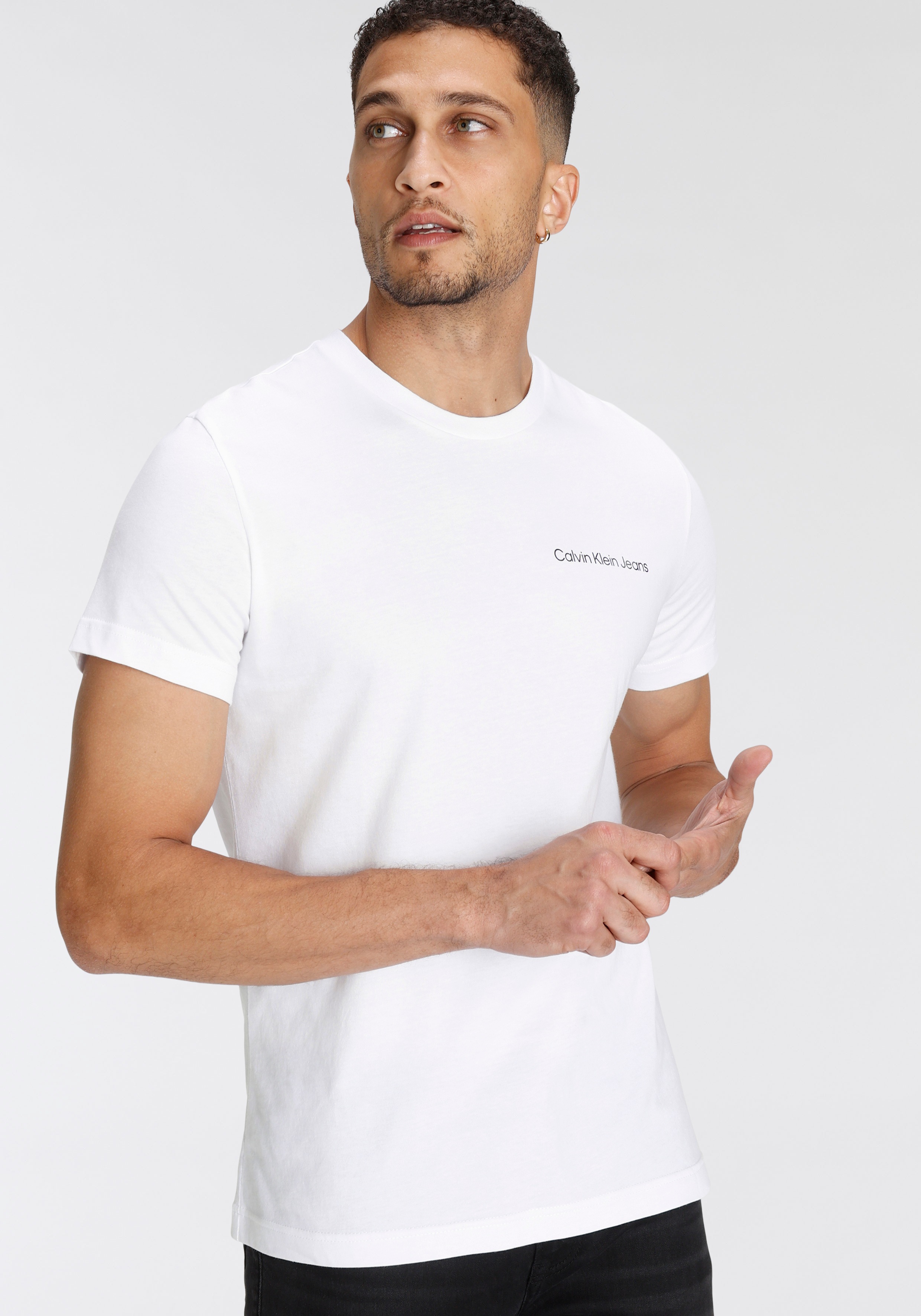 Calvin Klein Jeans T-Shirt "CHEST INSTITUTIONAL SLIM TEE", mit Logo-Schrift günstig online kaufen