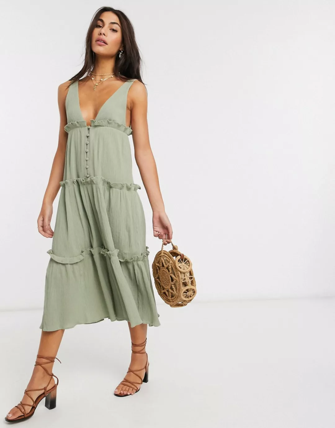 ASOS DESIGN – Gestuftes, strukturiertes Midi-Sommerkleid in Knitter-Optik m günstig online kaufen